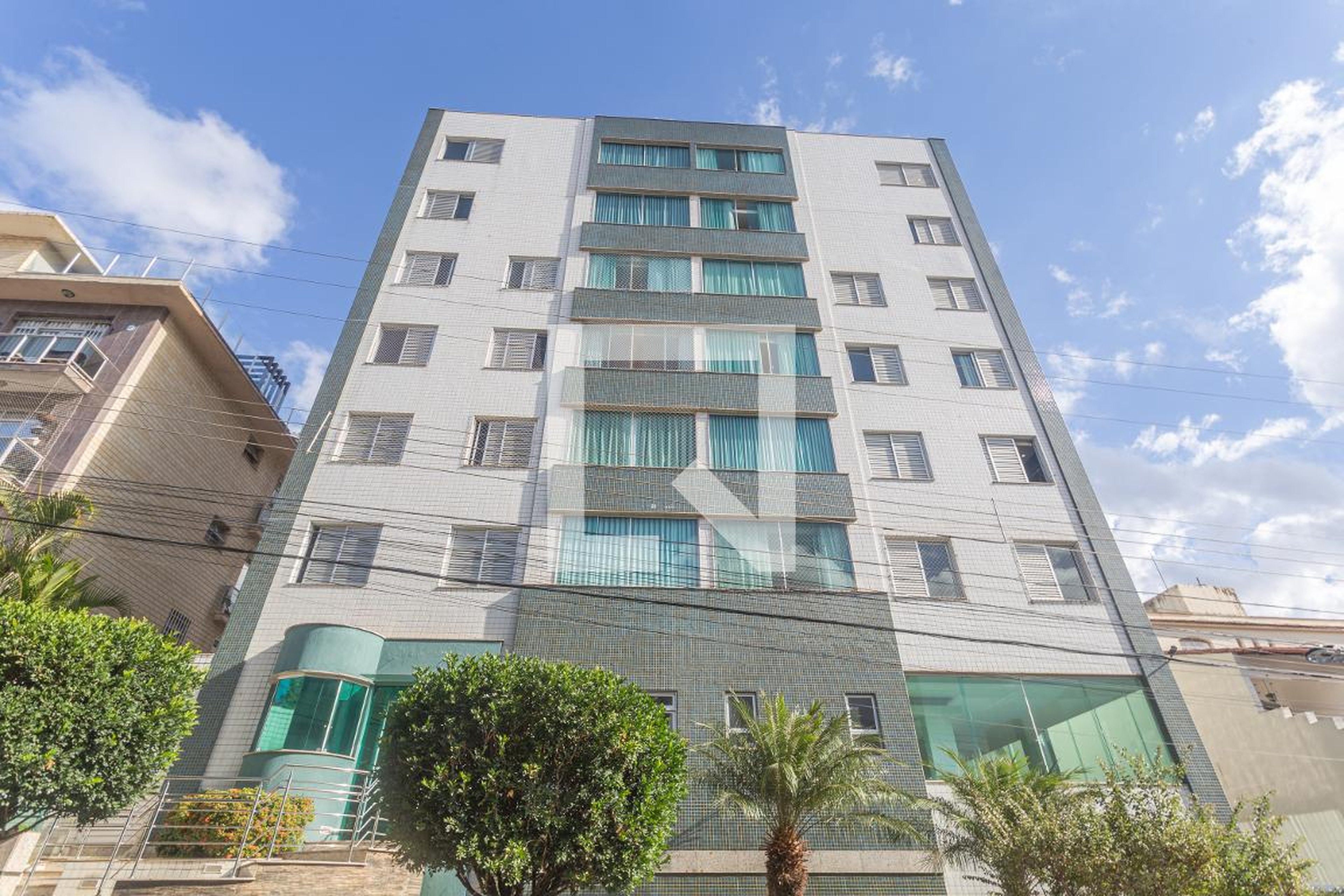 Fachada Condomínio em Rua Cardeal Stepinac, 490