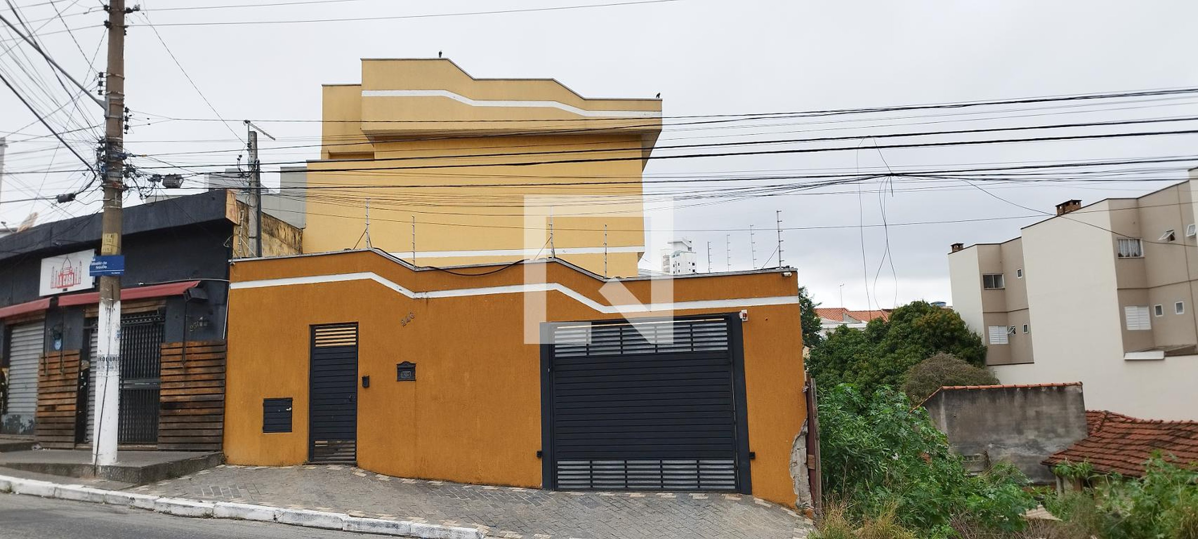 Fachada Condomínio em Rua Sebastião de Andrade, 246
