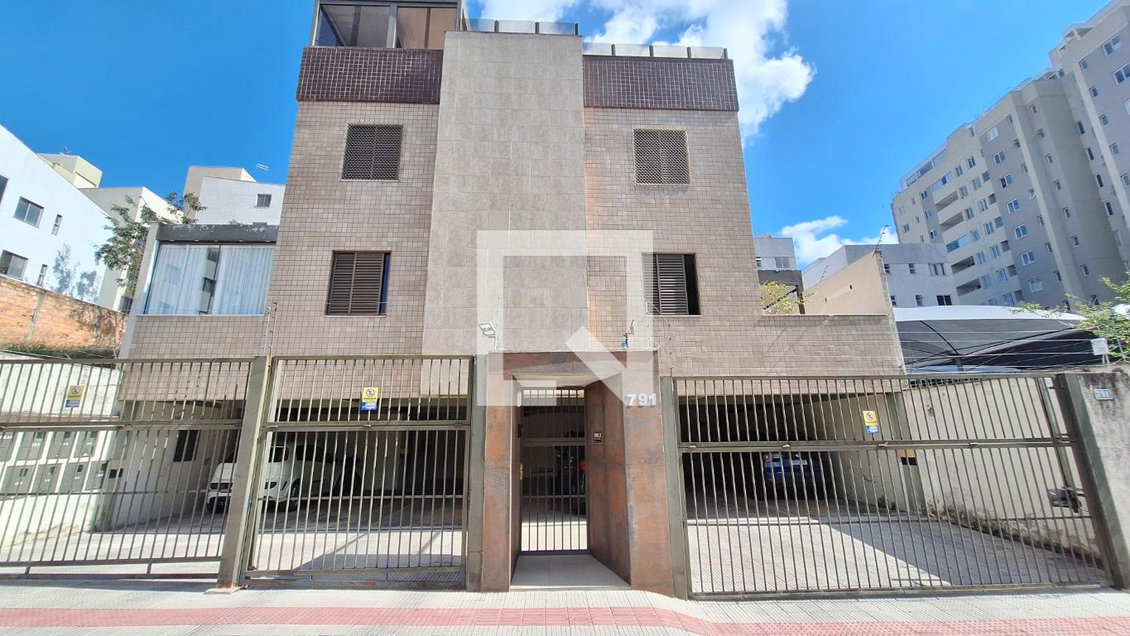 Fachada Condomínio em Rua Elson Nunes de Souza, 791