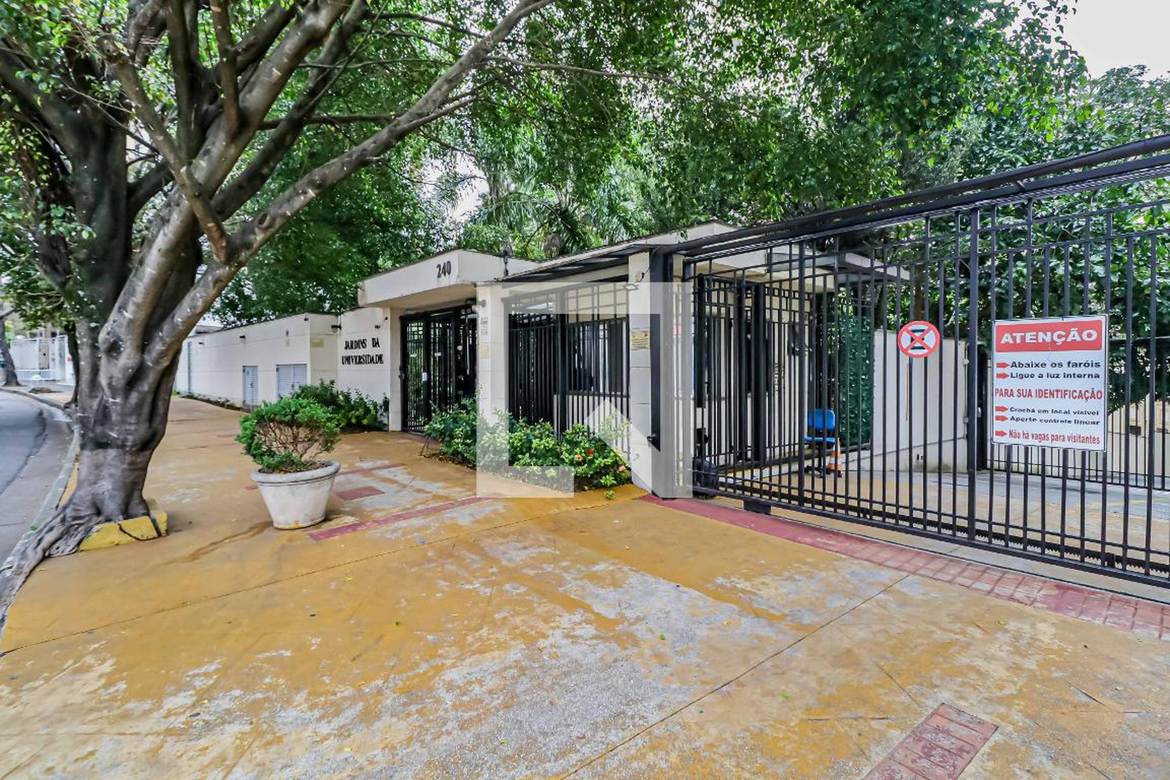 Fachada Condomínio Jardins da Universidade