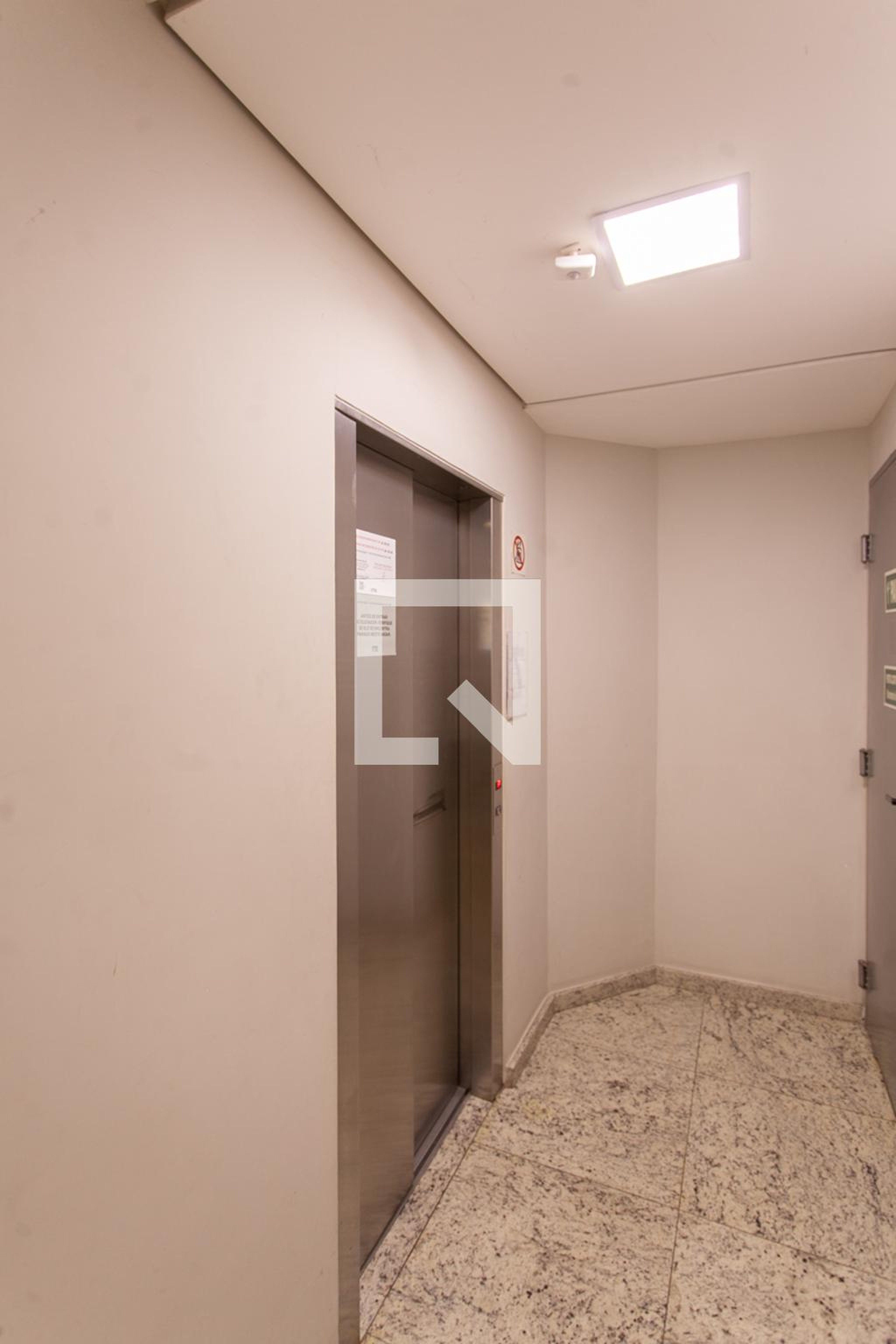 Elevador - Edifício Mendes Azevedo Soft