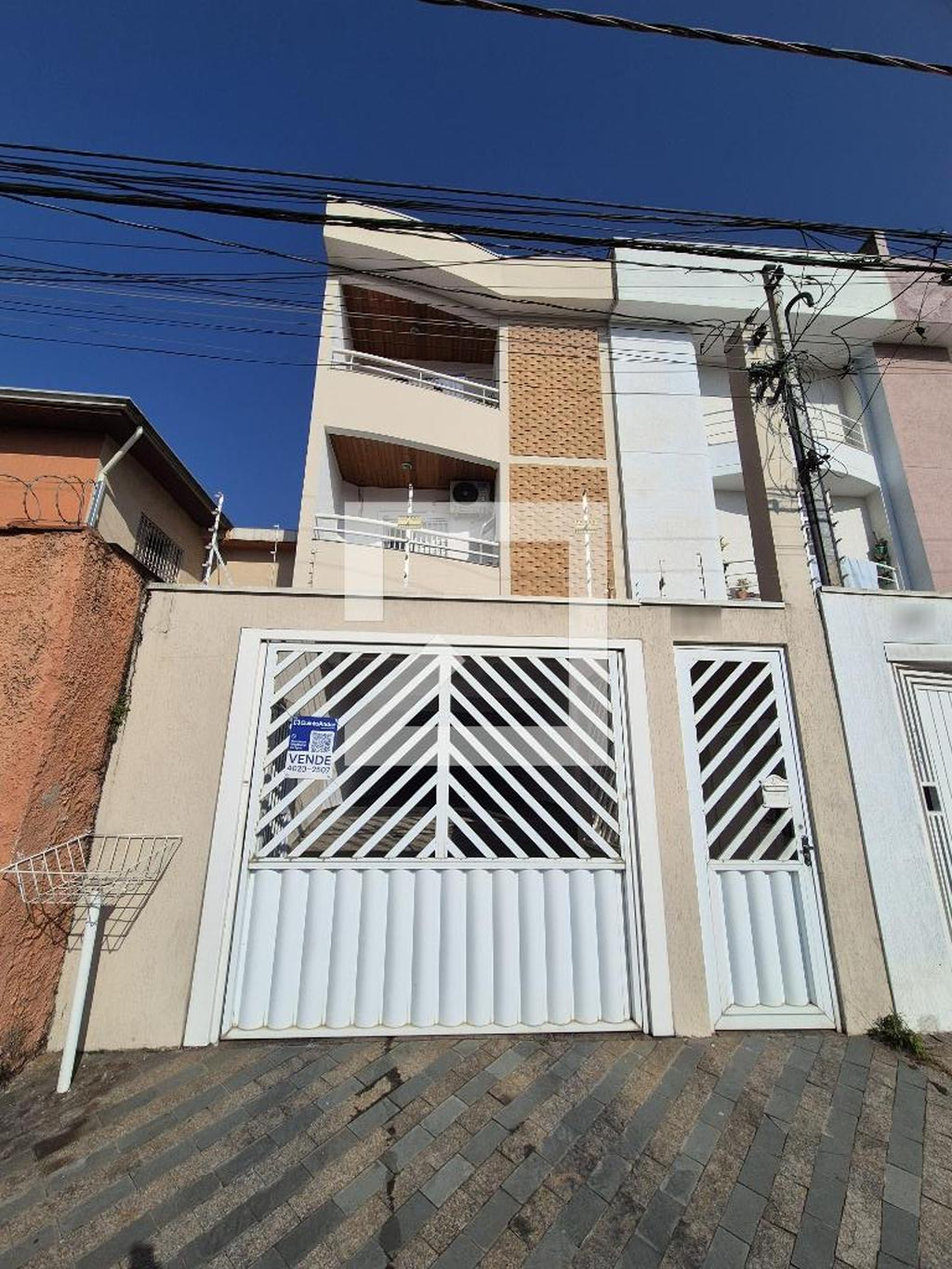 Fachada Condomínio em Rua Alzira, 346