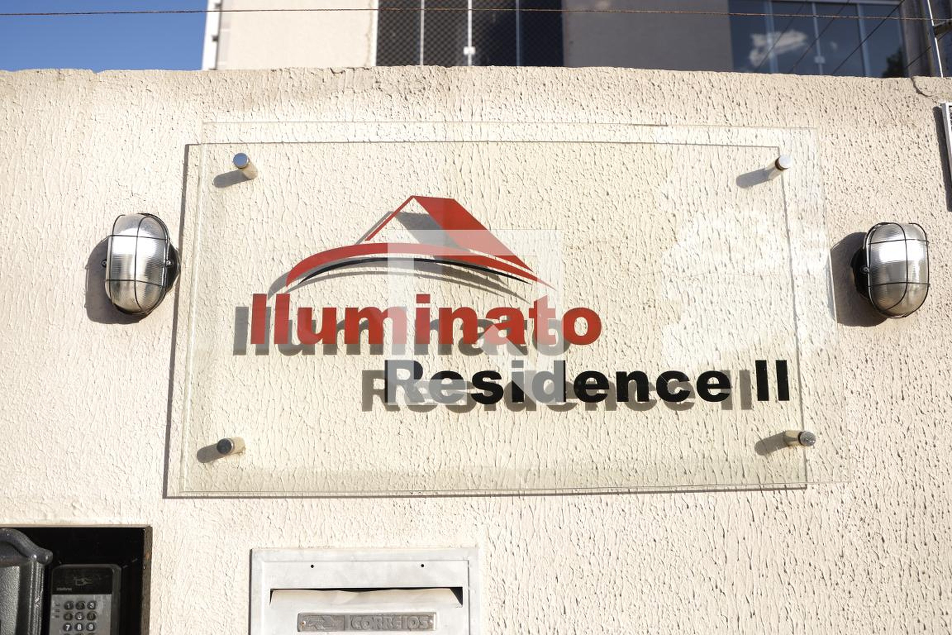 Fachada Condomínio em Rua Gentil Pinto, 64