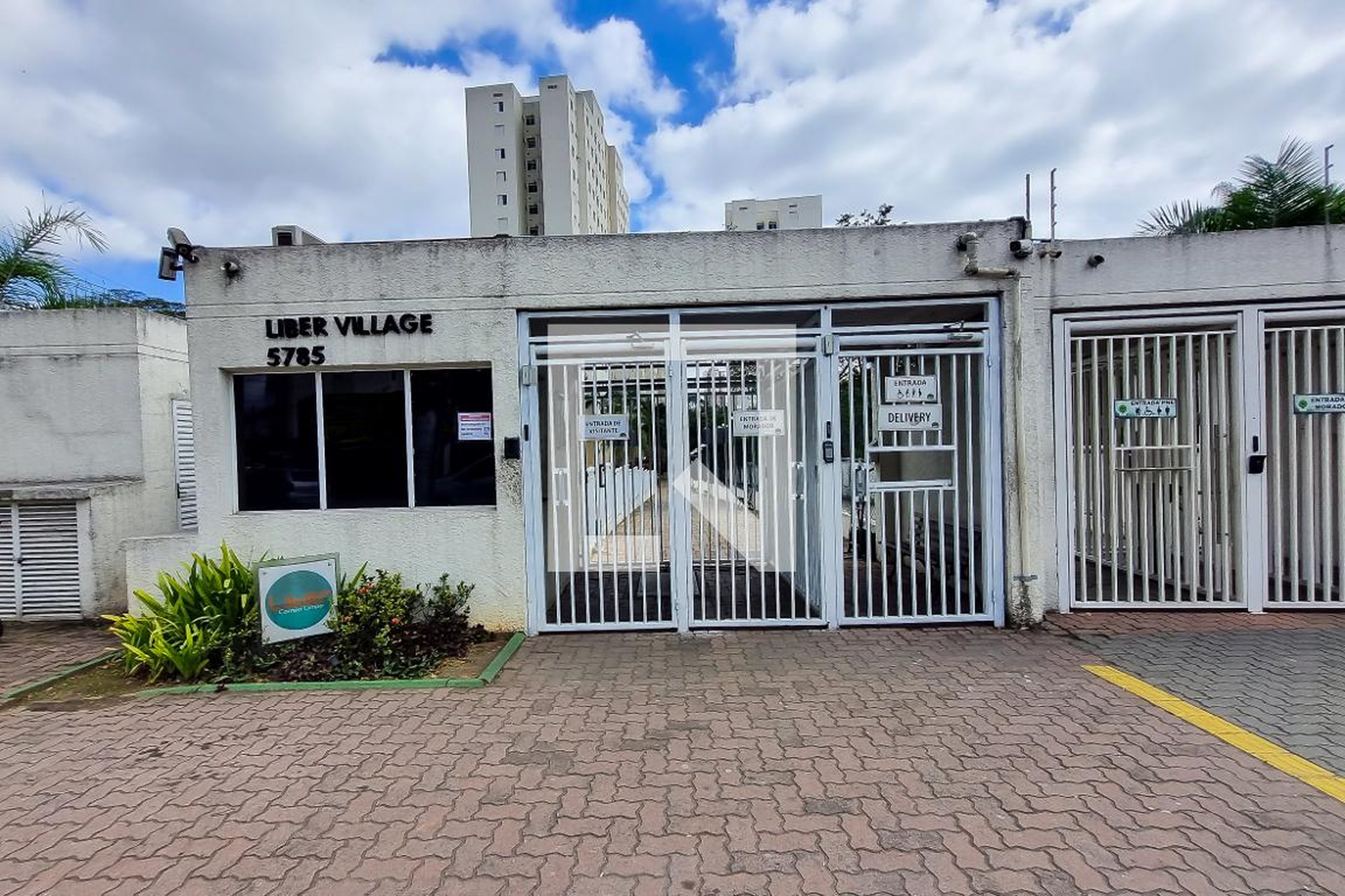Fachada Condomínio em Estrada do Campo Limpo, 5875