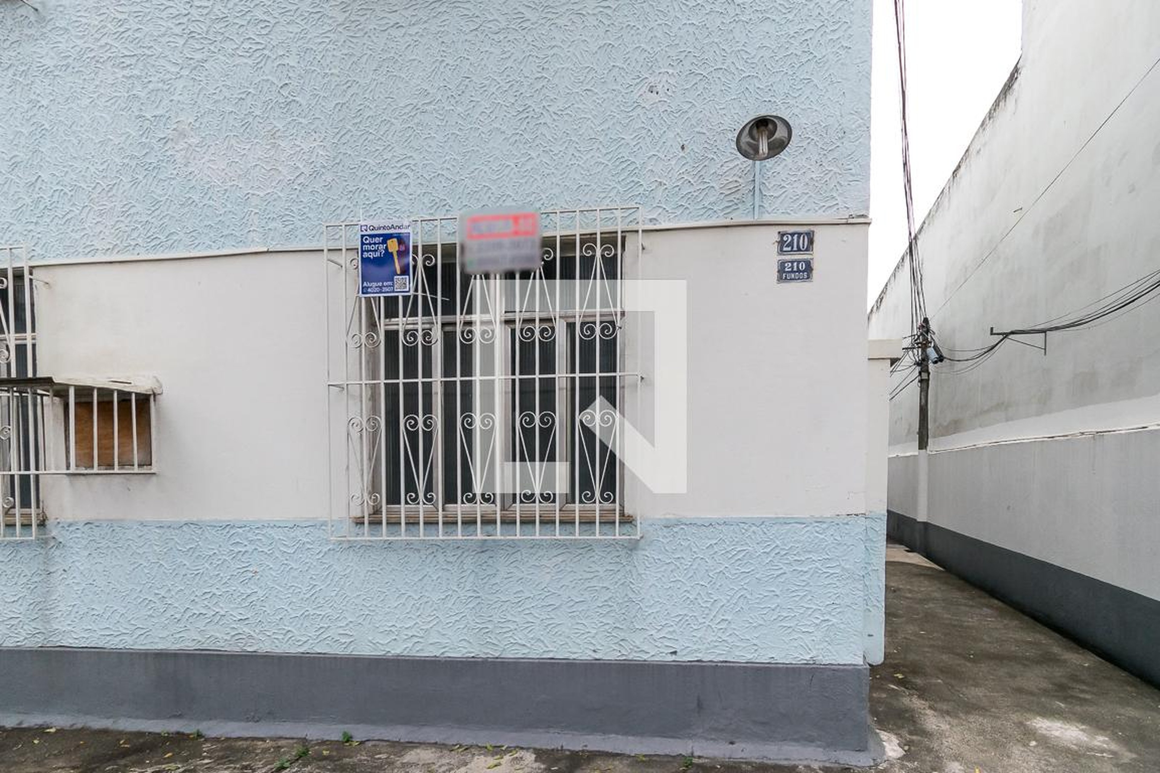 Fachada Condomínio em Rua Belizário Pena, 210