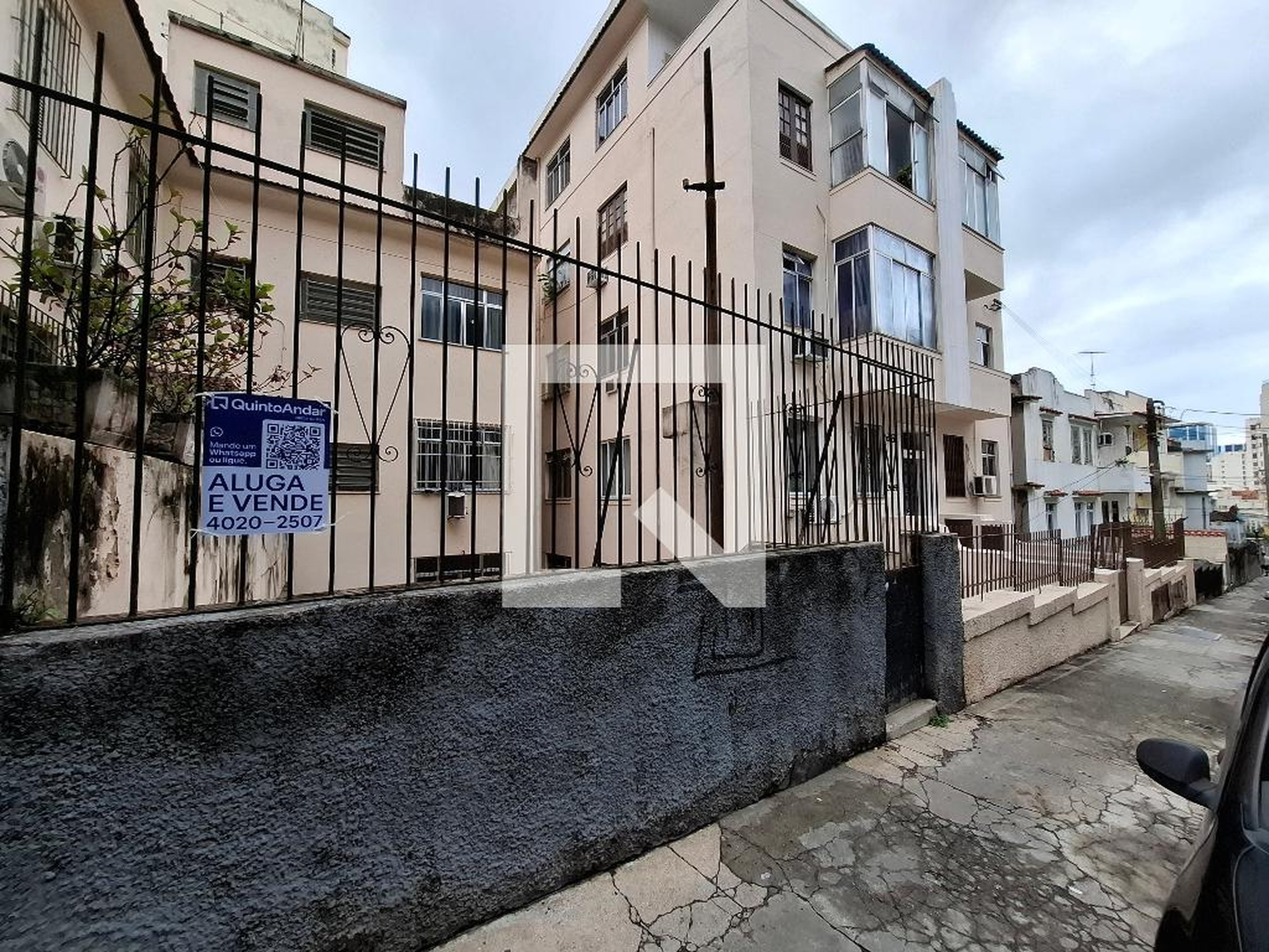 Fachada Condomínio em Rua Monte Alegre, 58