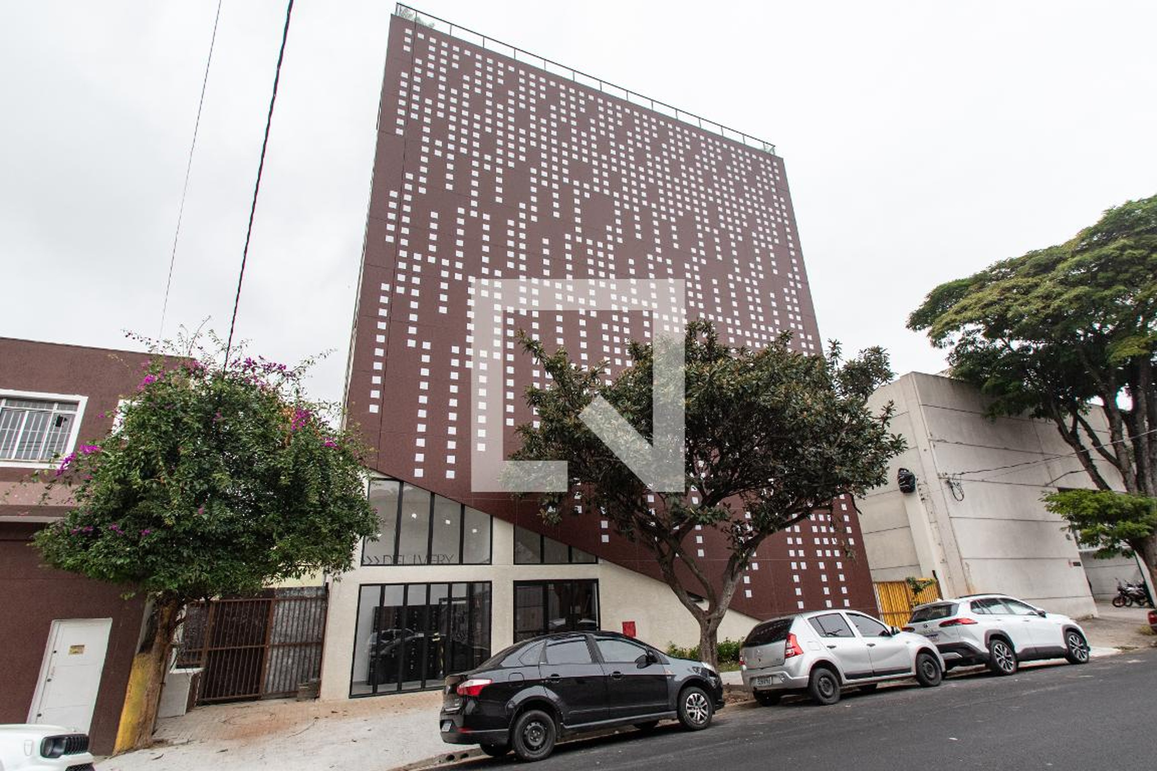 Fachada Condomínio em Rua Mil Oitocentos e Vinte e Dois, 472