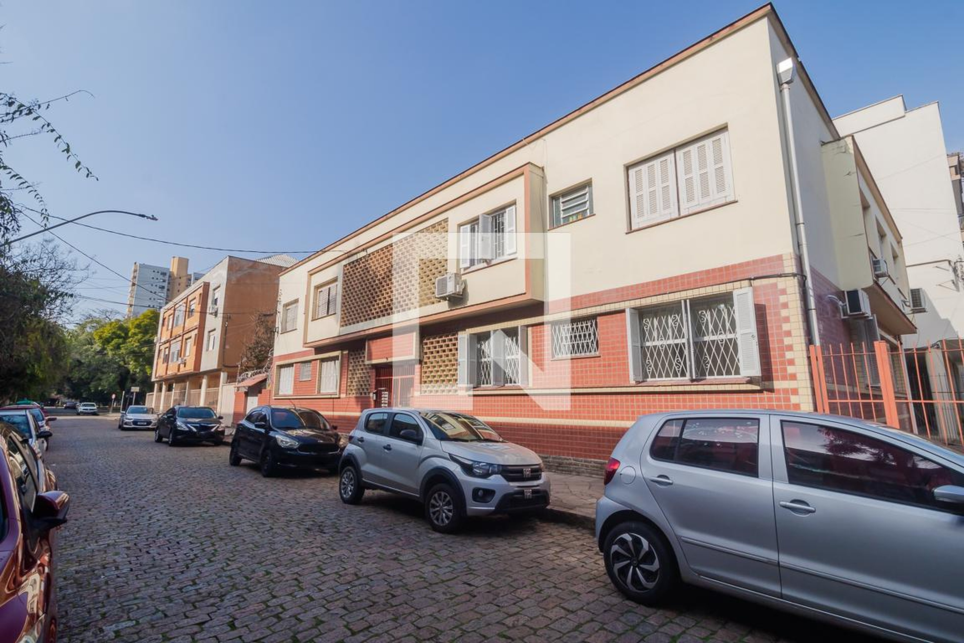 Fachada Condomínio em Rua Peri Machado, 99