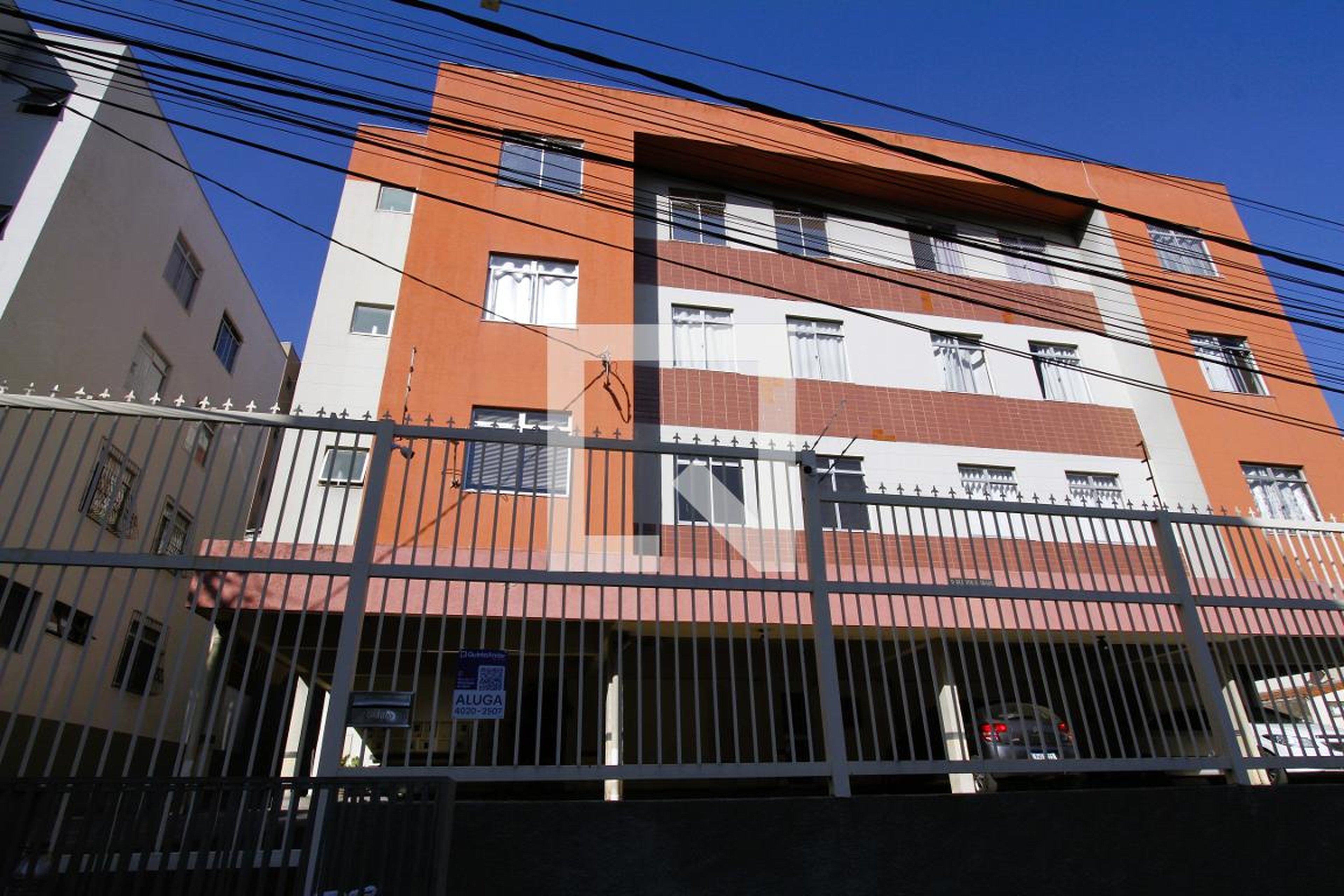 Fachada Condomínio em Rua Kátia Teodoro de Águiar, 50