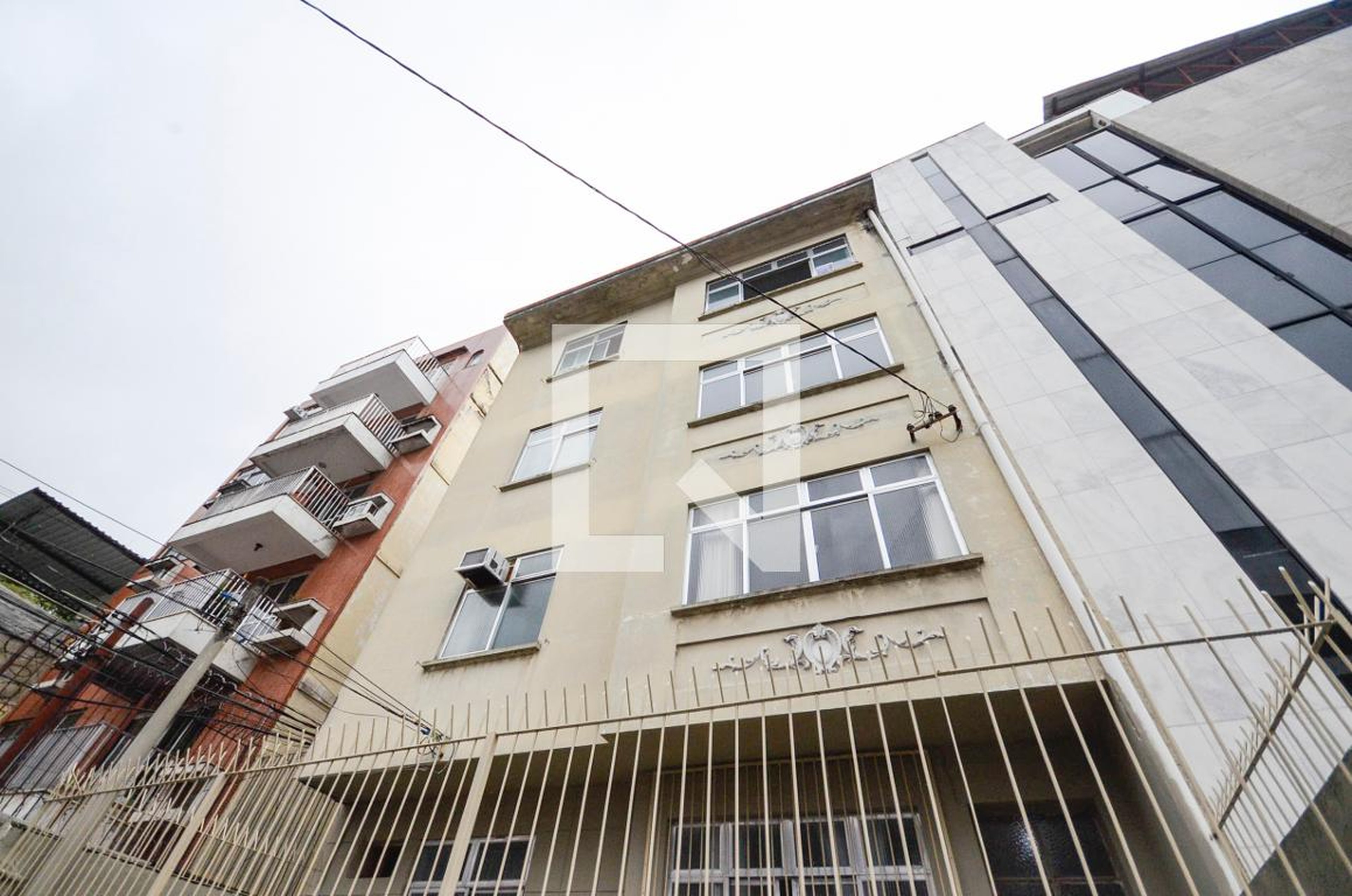 Fachada Condomínio em Rua Oito de Dezembro, 546