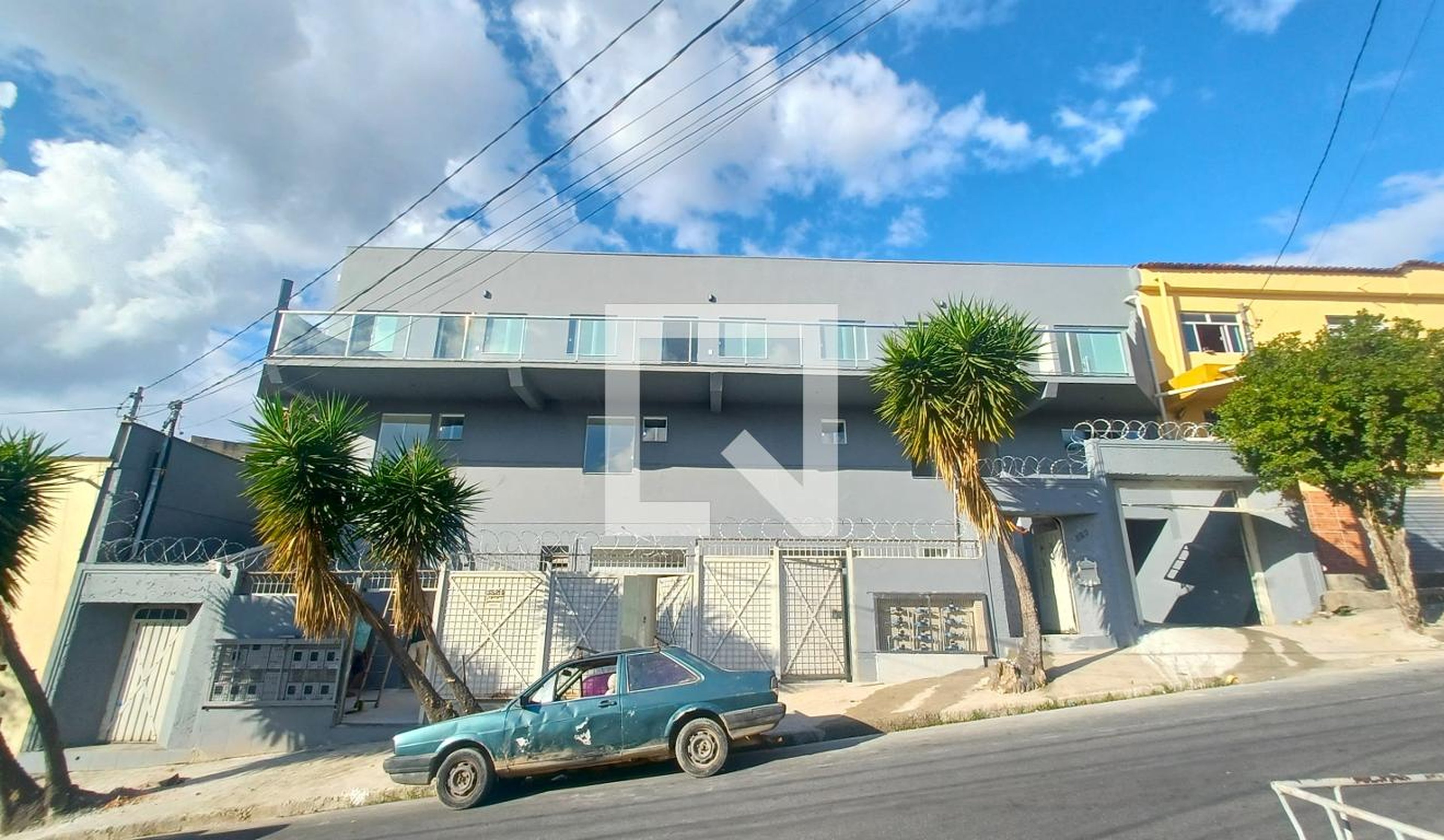 Fachada Condomínio em Rua Papa Honório III, 383