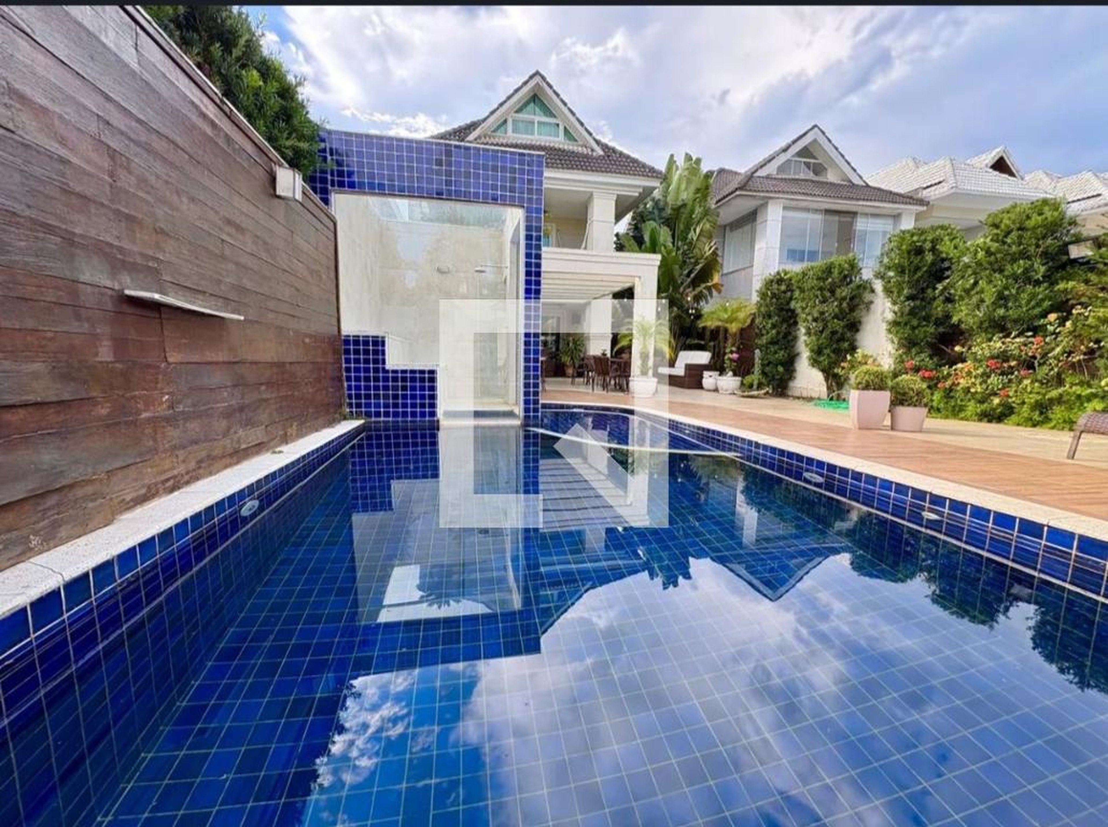 Piscina Condomínio em Praça Maria Clara Machado, 12300