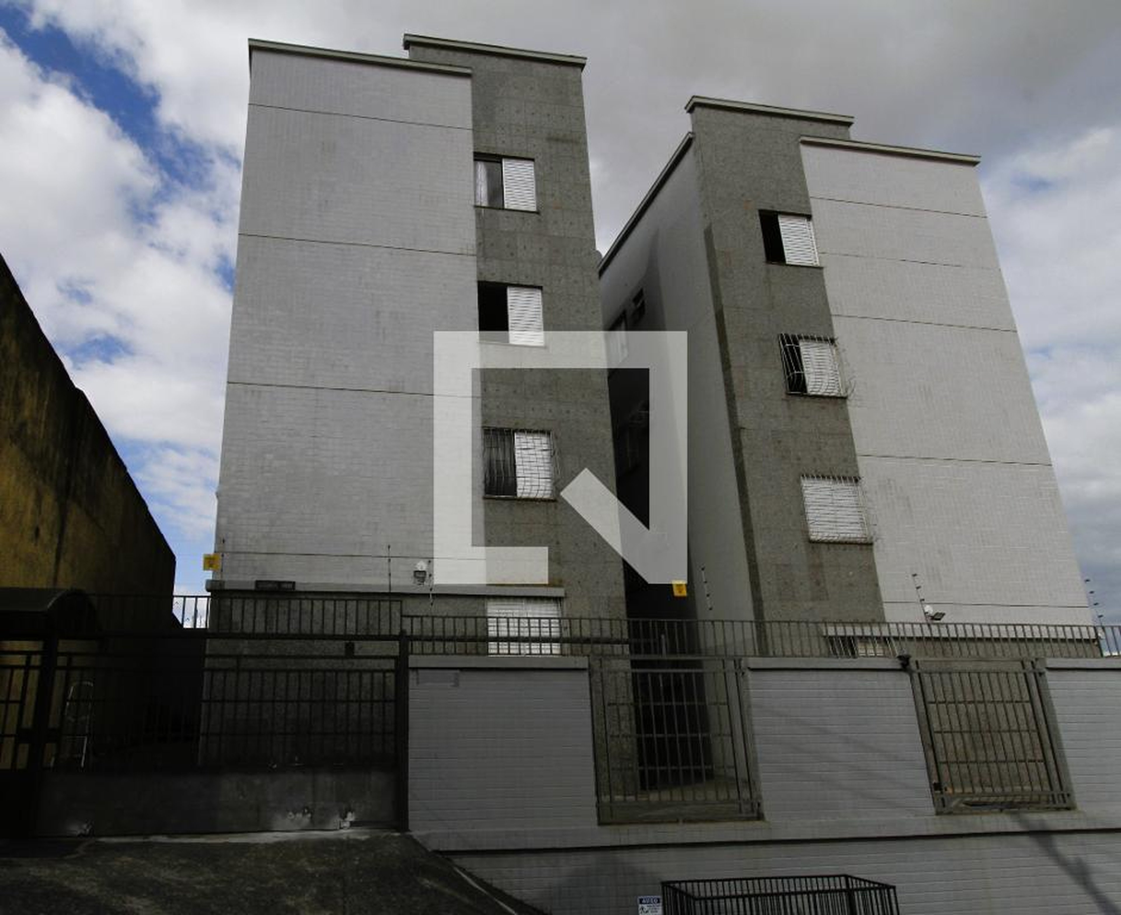 Fachada do Prédio Condomínio em Rua Francisco Bicalho, 1362