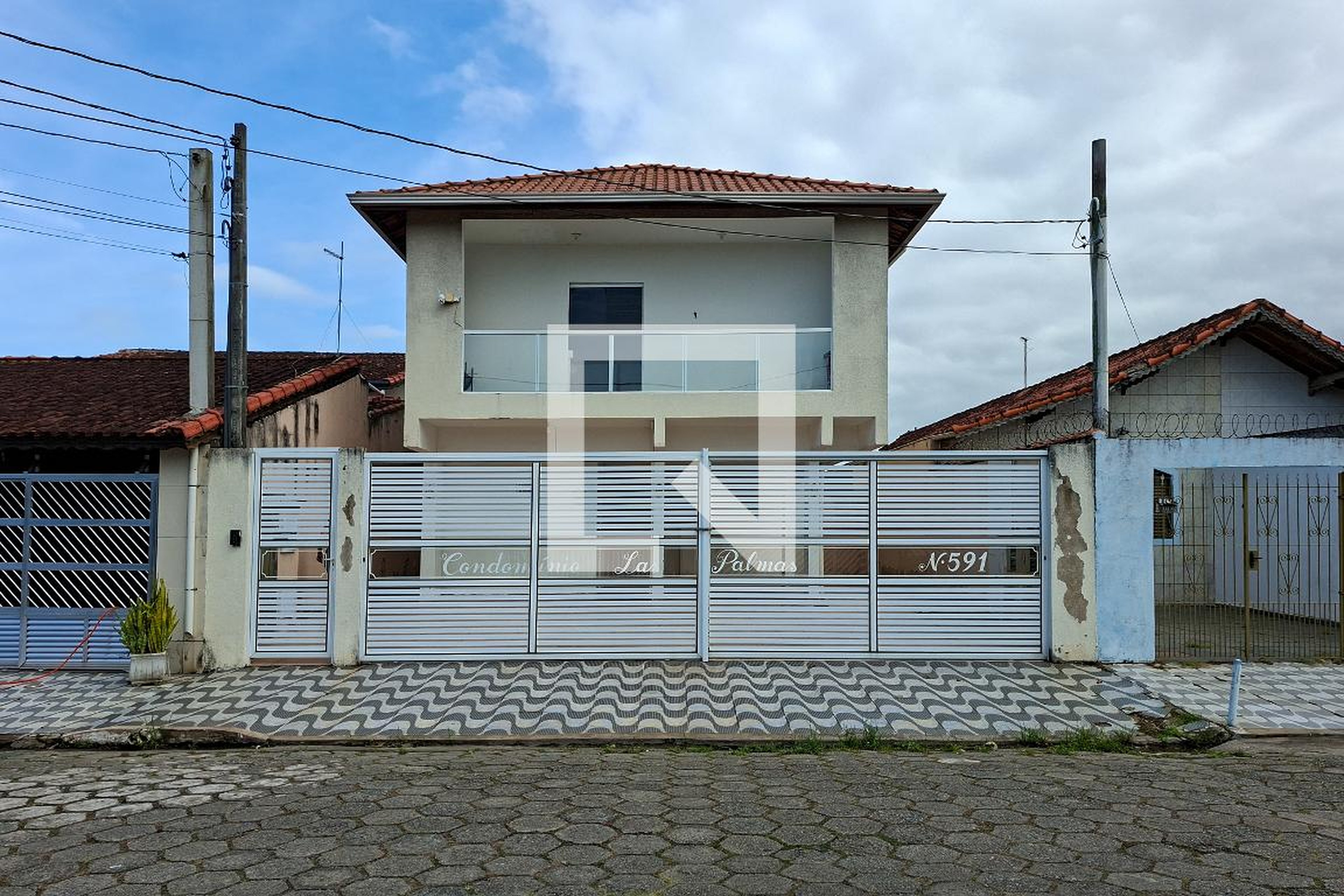 Fachada Condomínio em Avenida Anita Barrella, 591