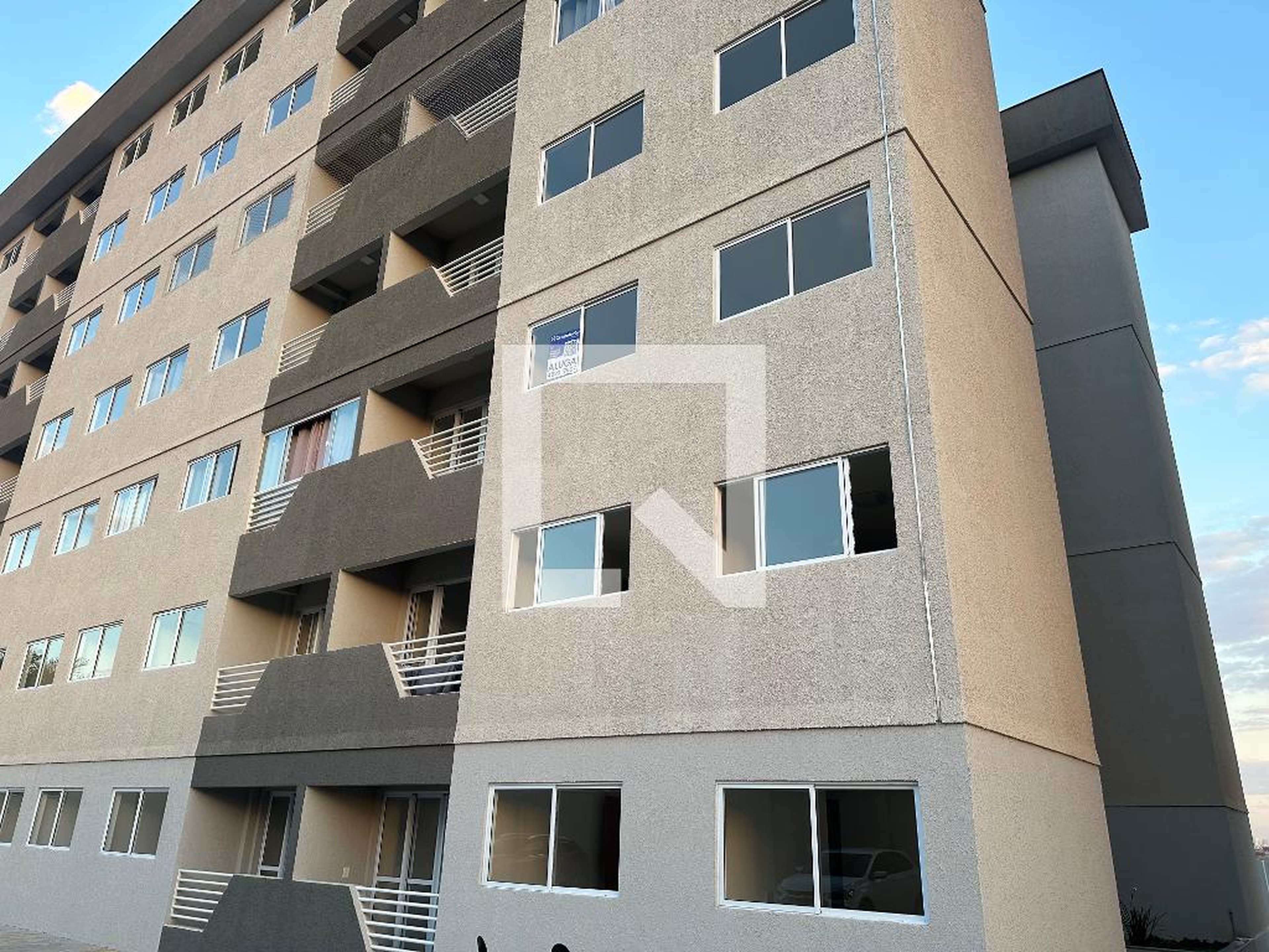 Fachada Condomínio em Rua Rp 5, 0