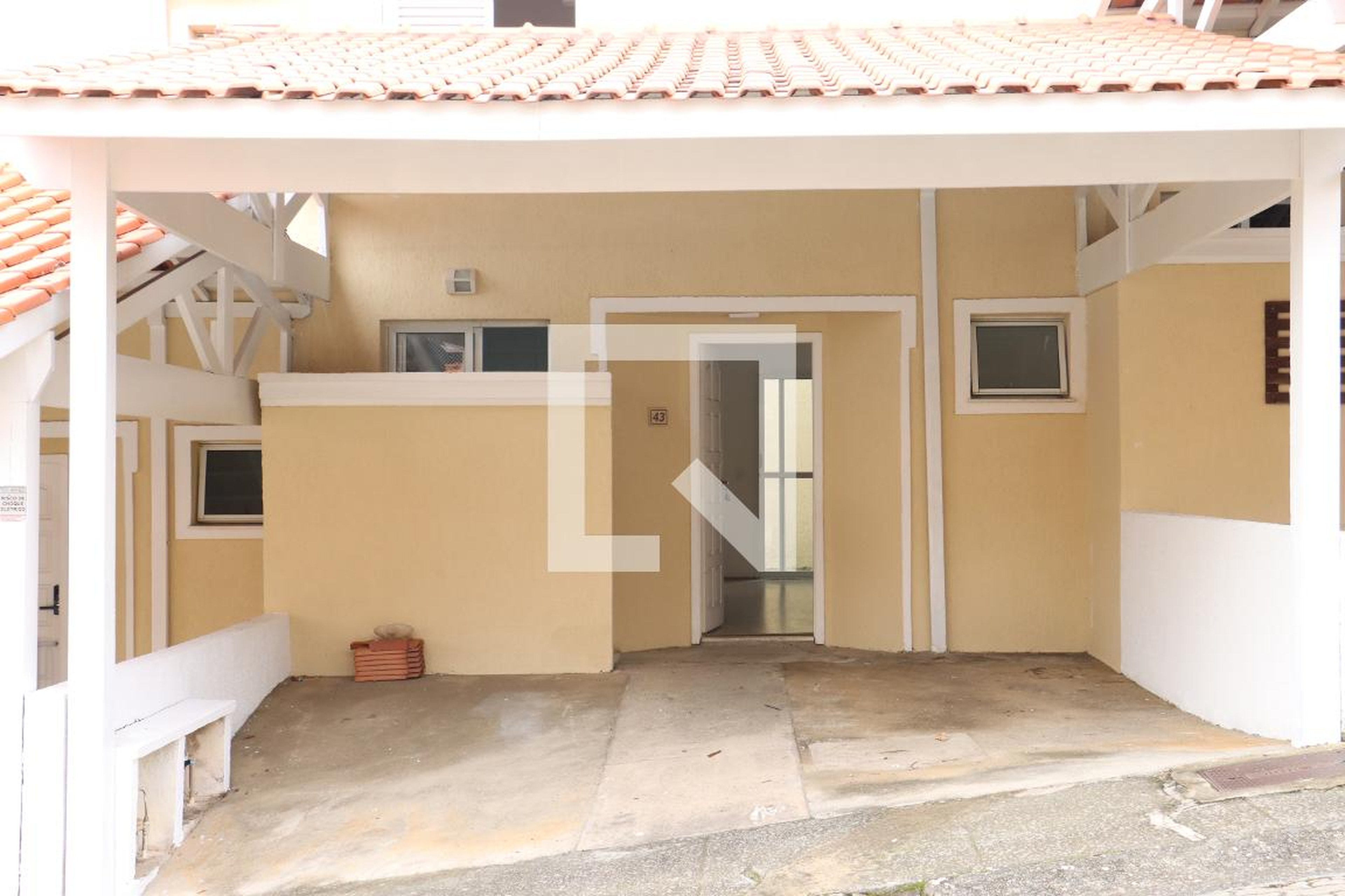 Fachada Condomínio Villaggio Monte Verde