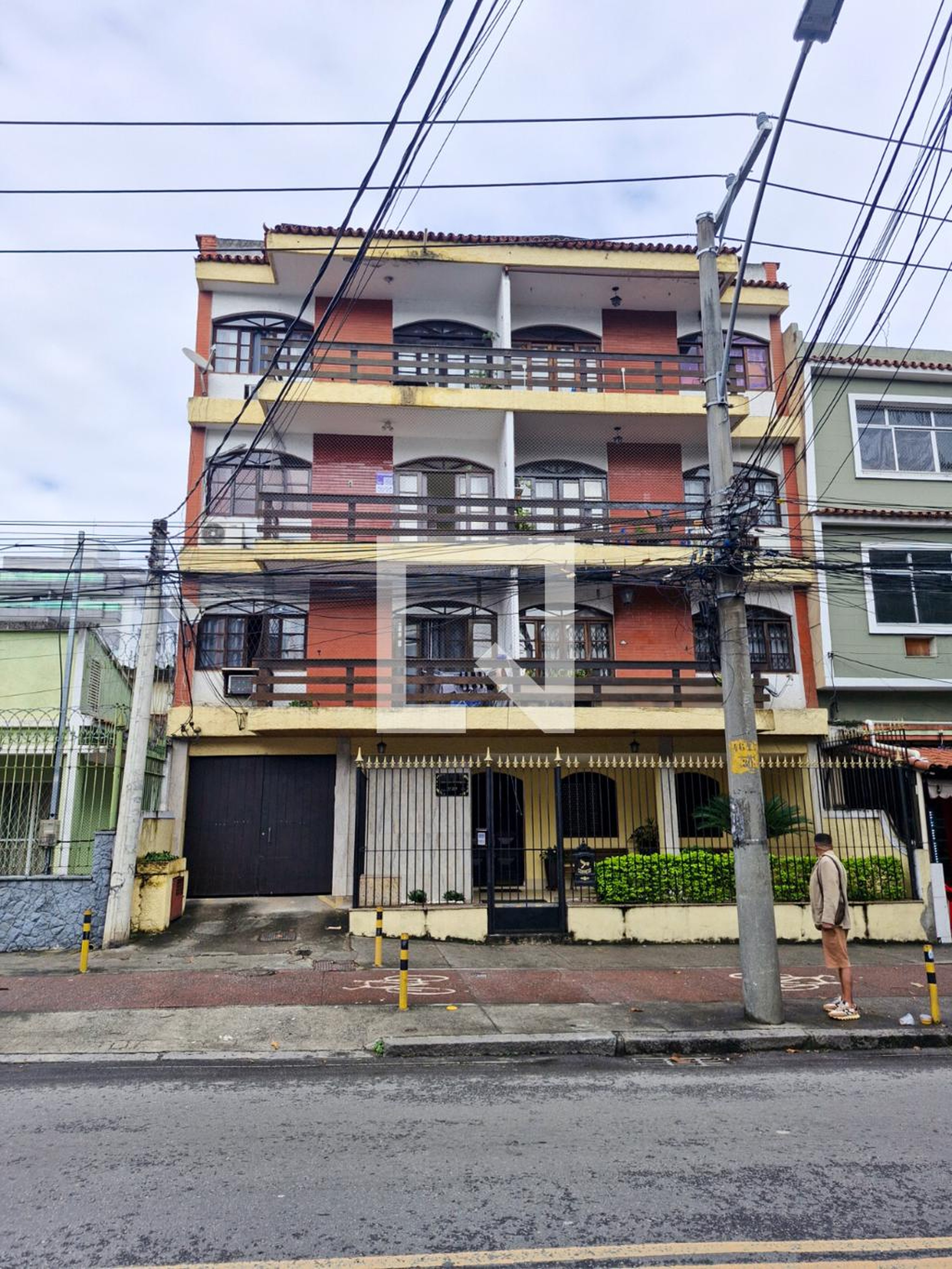 Fachada do Prédio Condomínio em Rua Luiz Beltrão, 208