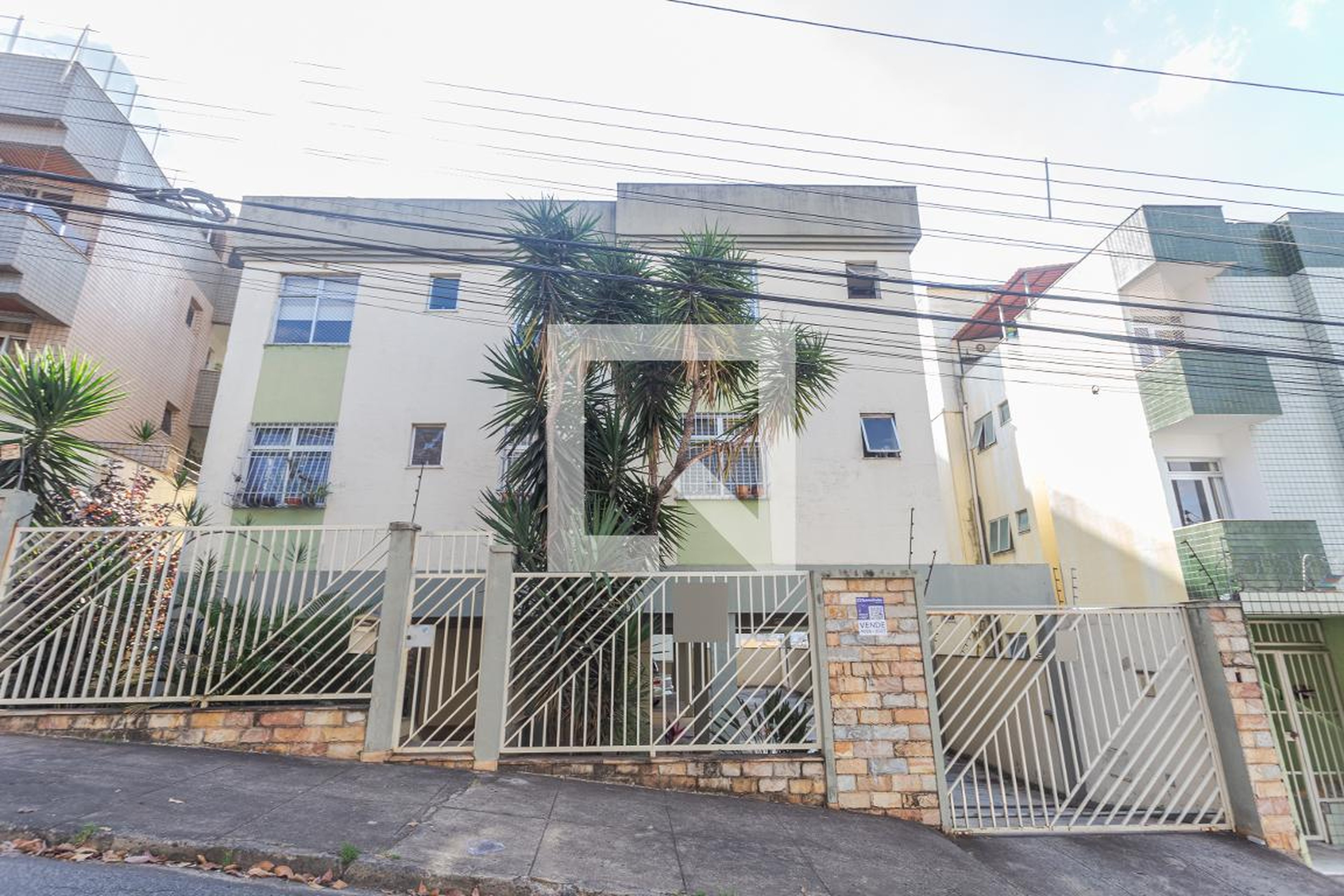 Fachada Condomínio em Rua Delegado Álvaro Loureiro, 185