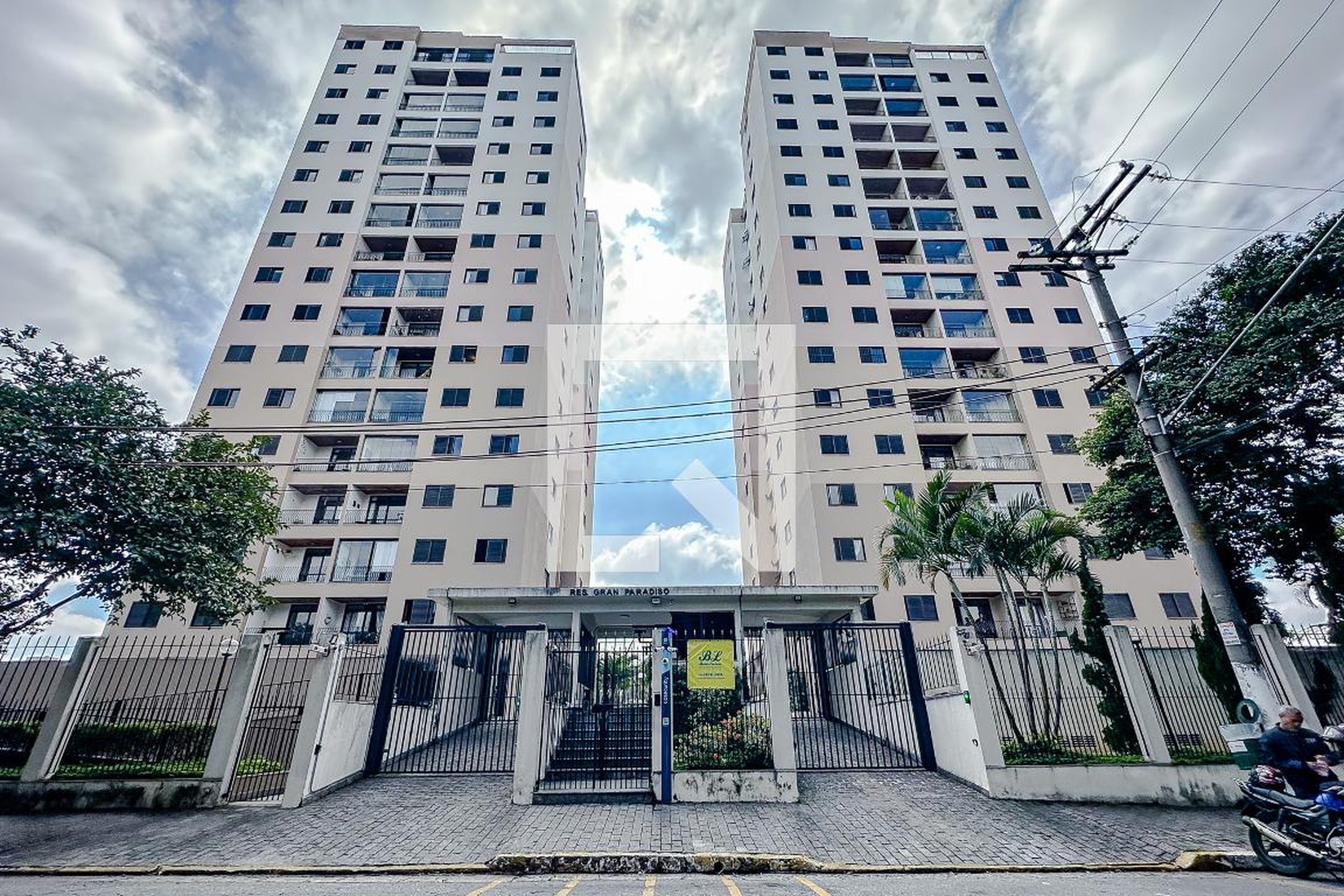 Fachada Residencial Gran Paradiso