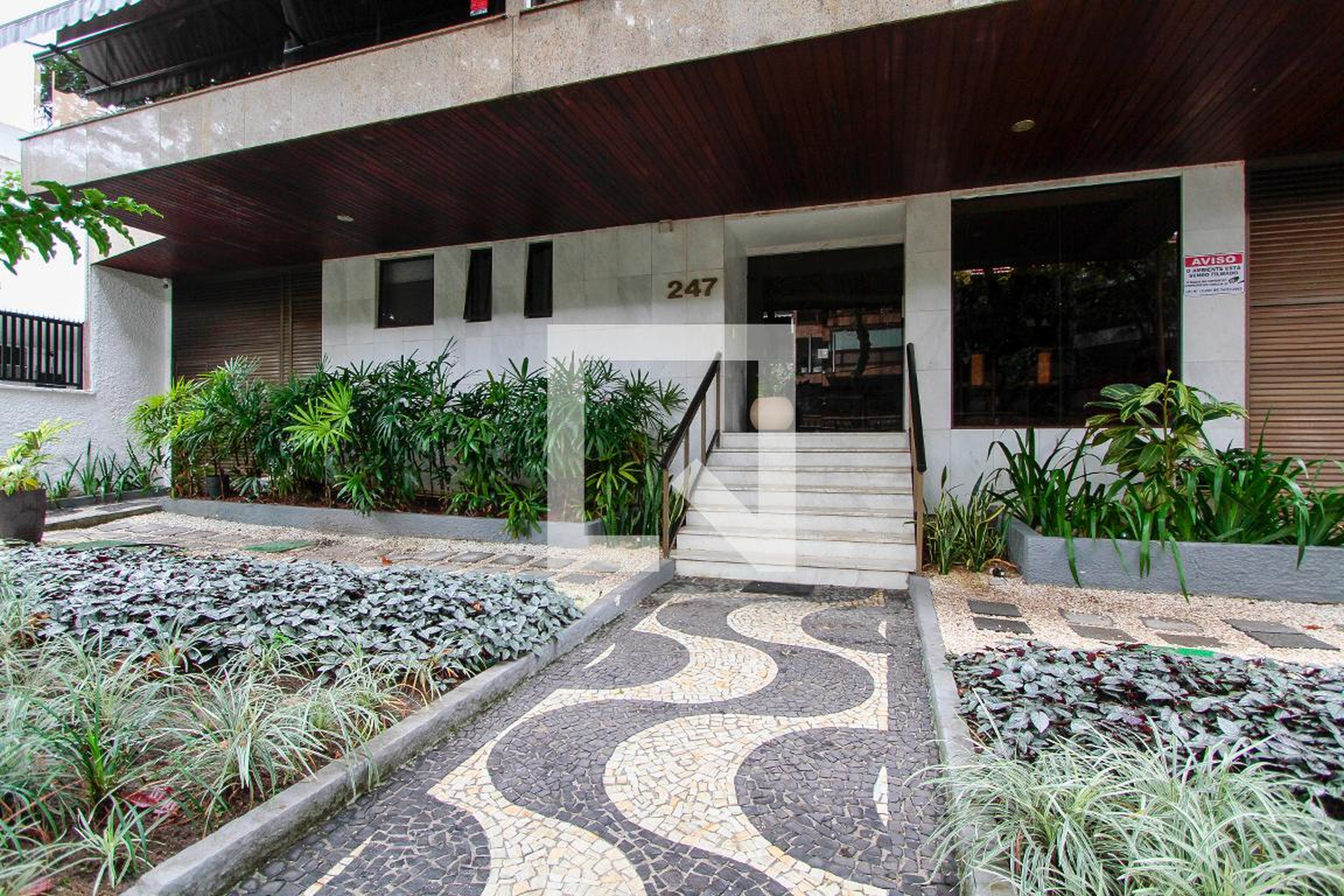 Entrada do prédio - Edifício Caravelli 5