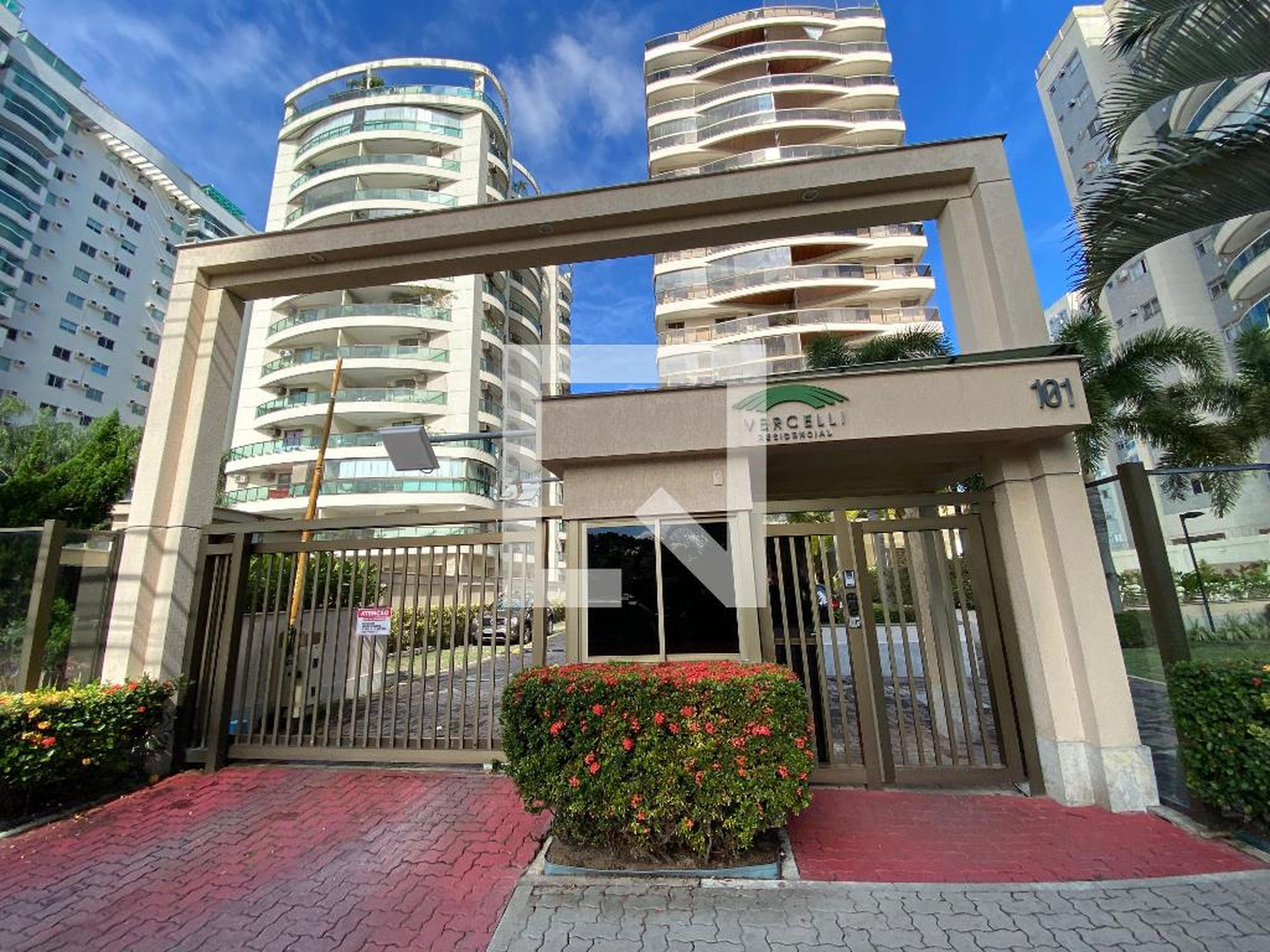 Fachada do Condominio Condomínio Vercelli Residencial