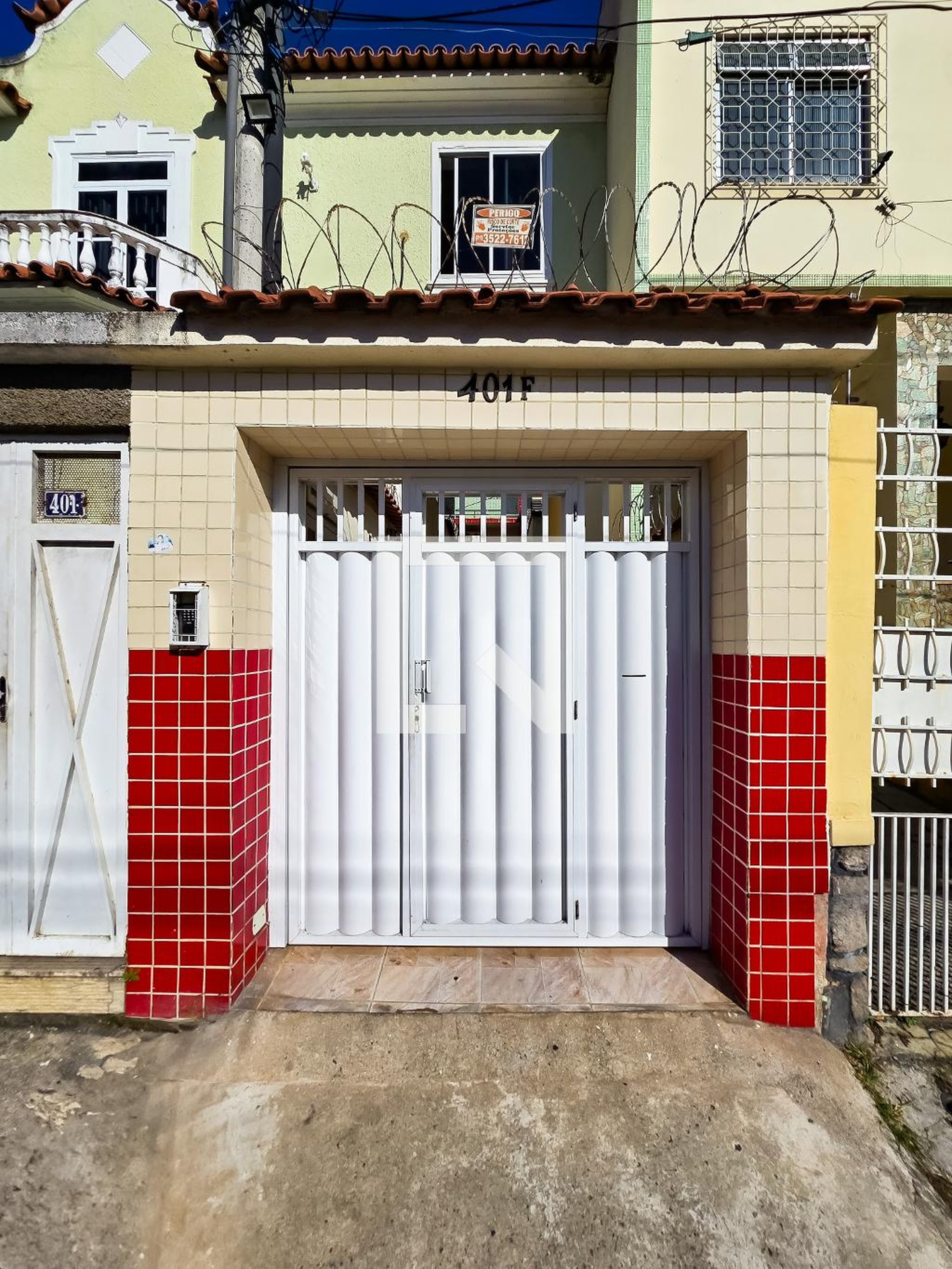 Fachada Condomínio em Rua Carneiro da Rocha, 401