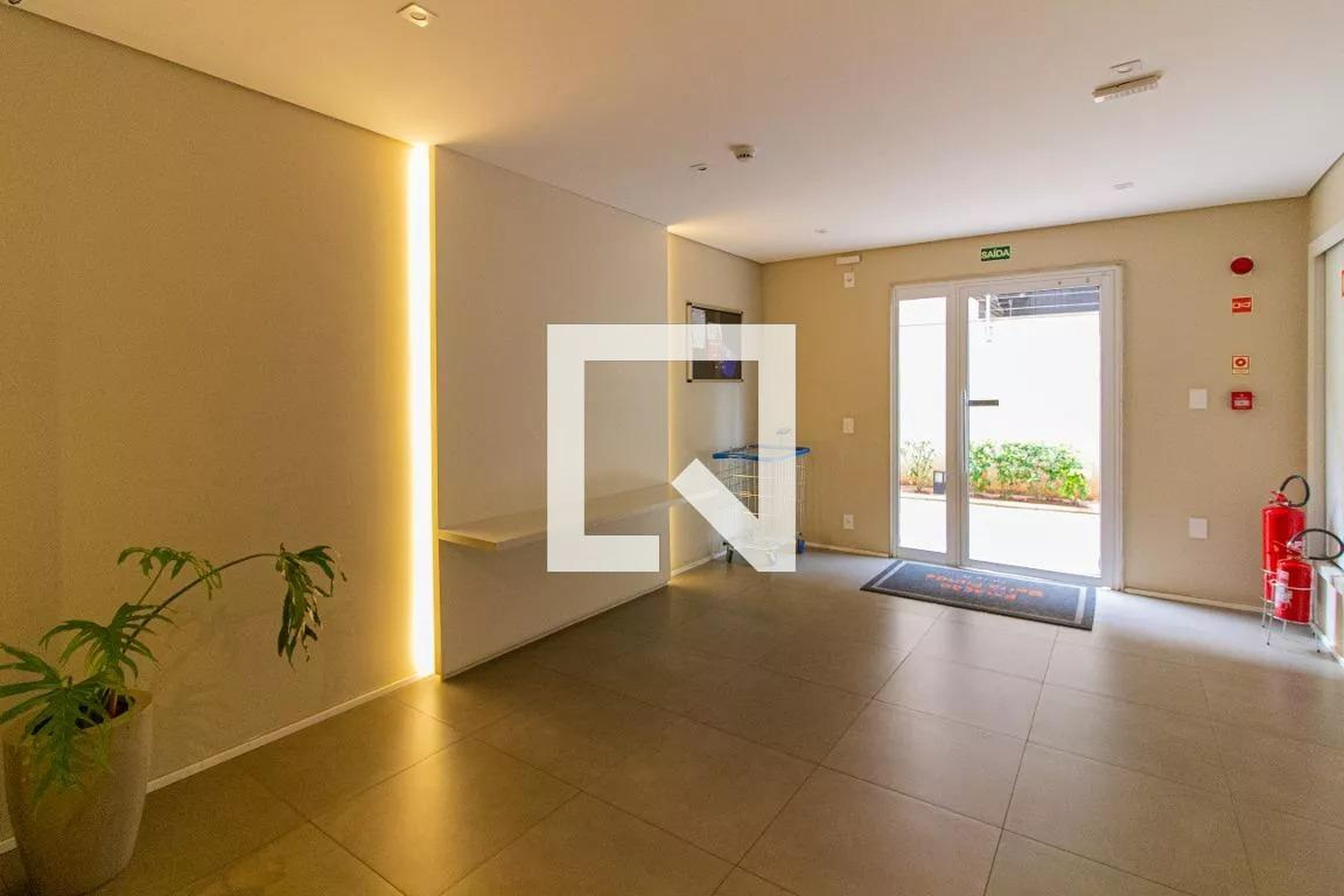 Hall Social - Plano e Plano & Estação Barra Funda