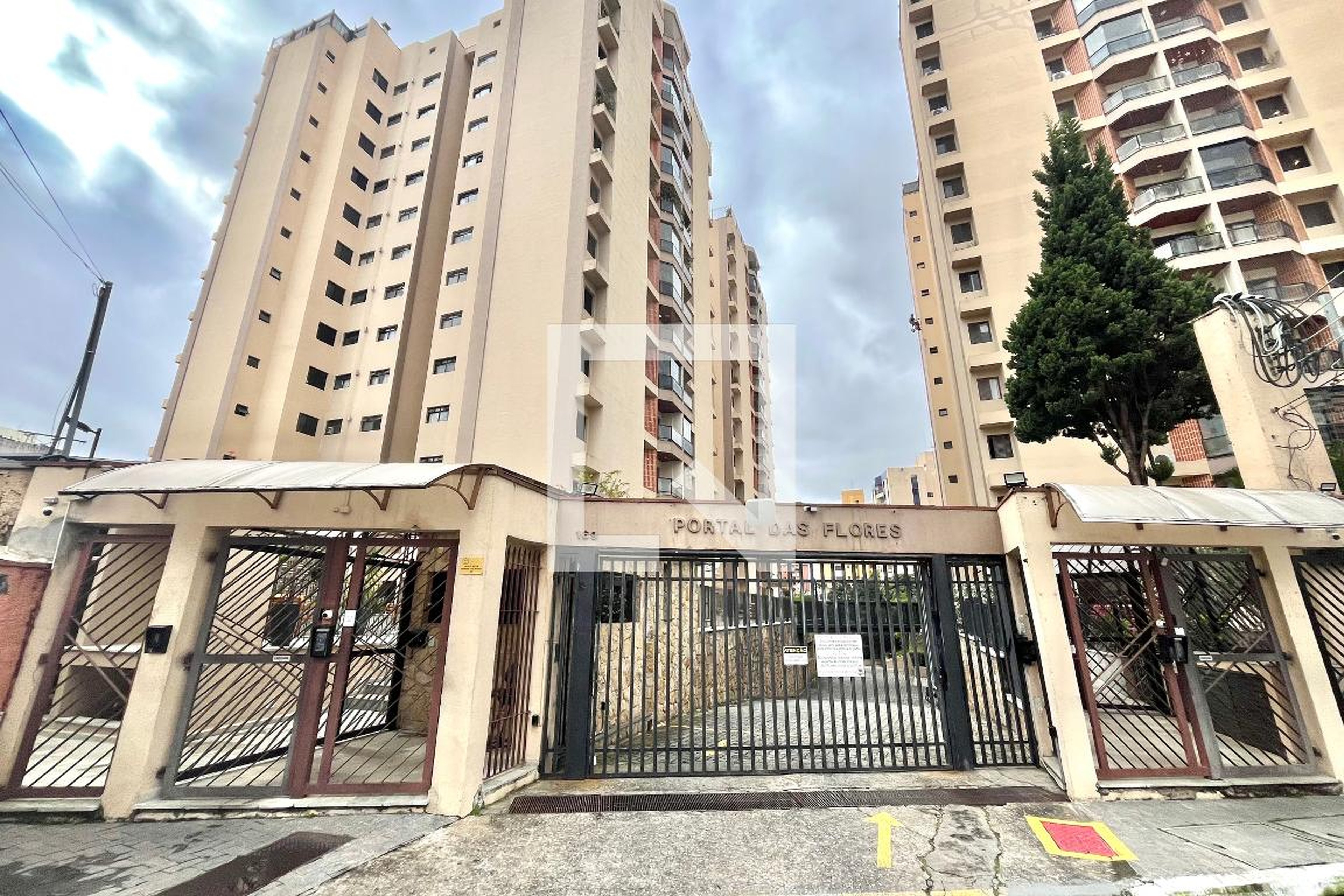 Fachada Condomínio Portal das Flores