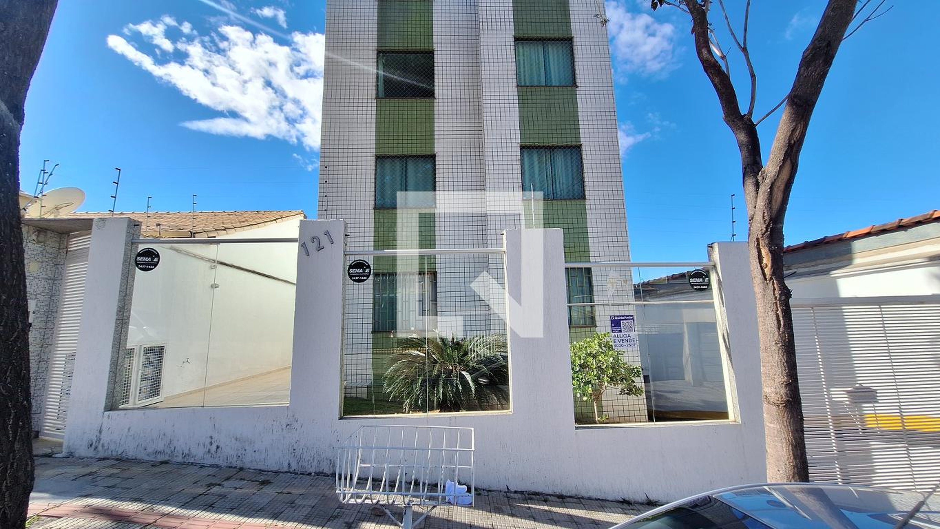 Fachada Condomínio em Rua Janete Clair, 121