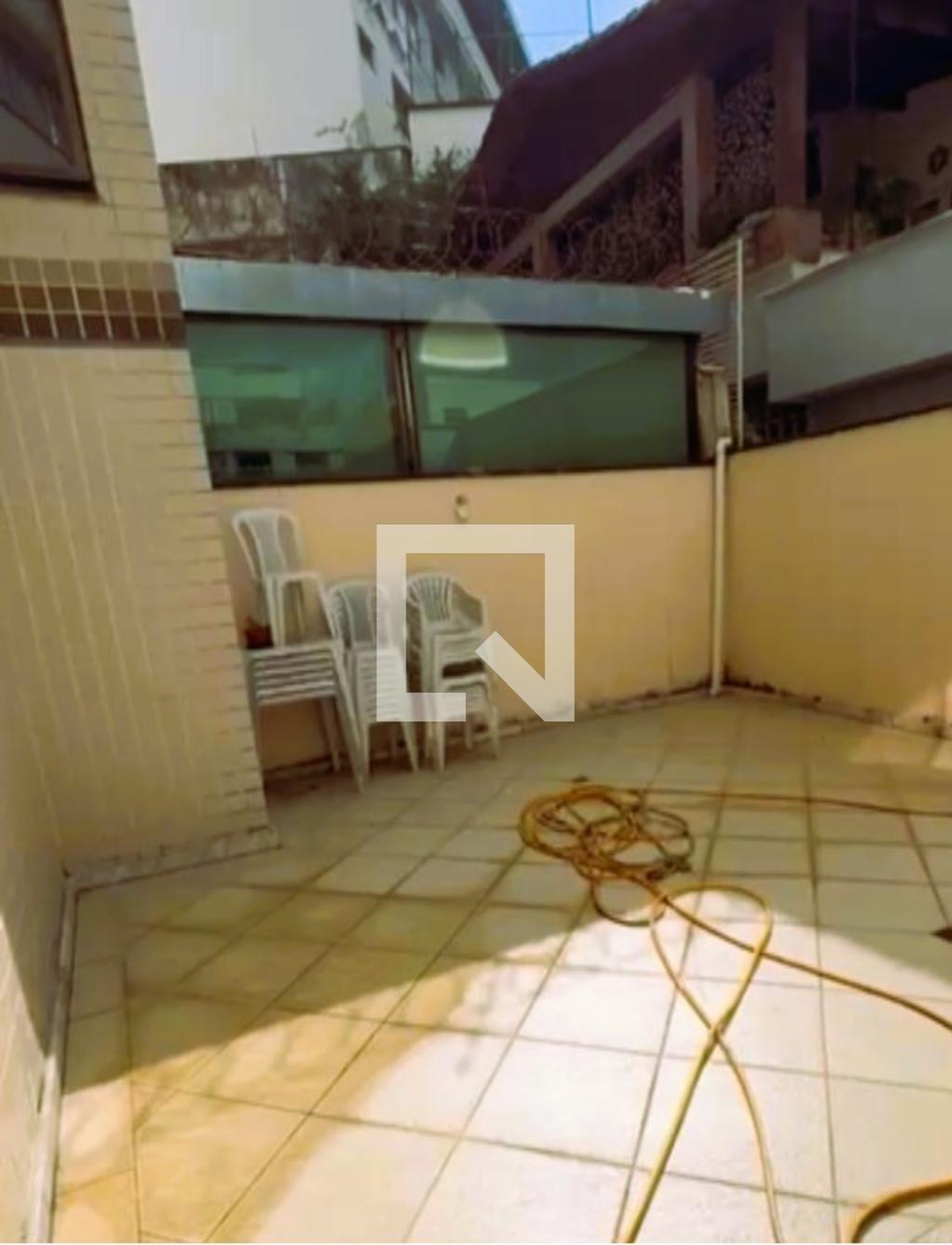 Área Externa - Edifício Silvana S. C. Carvalho