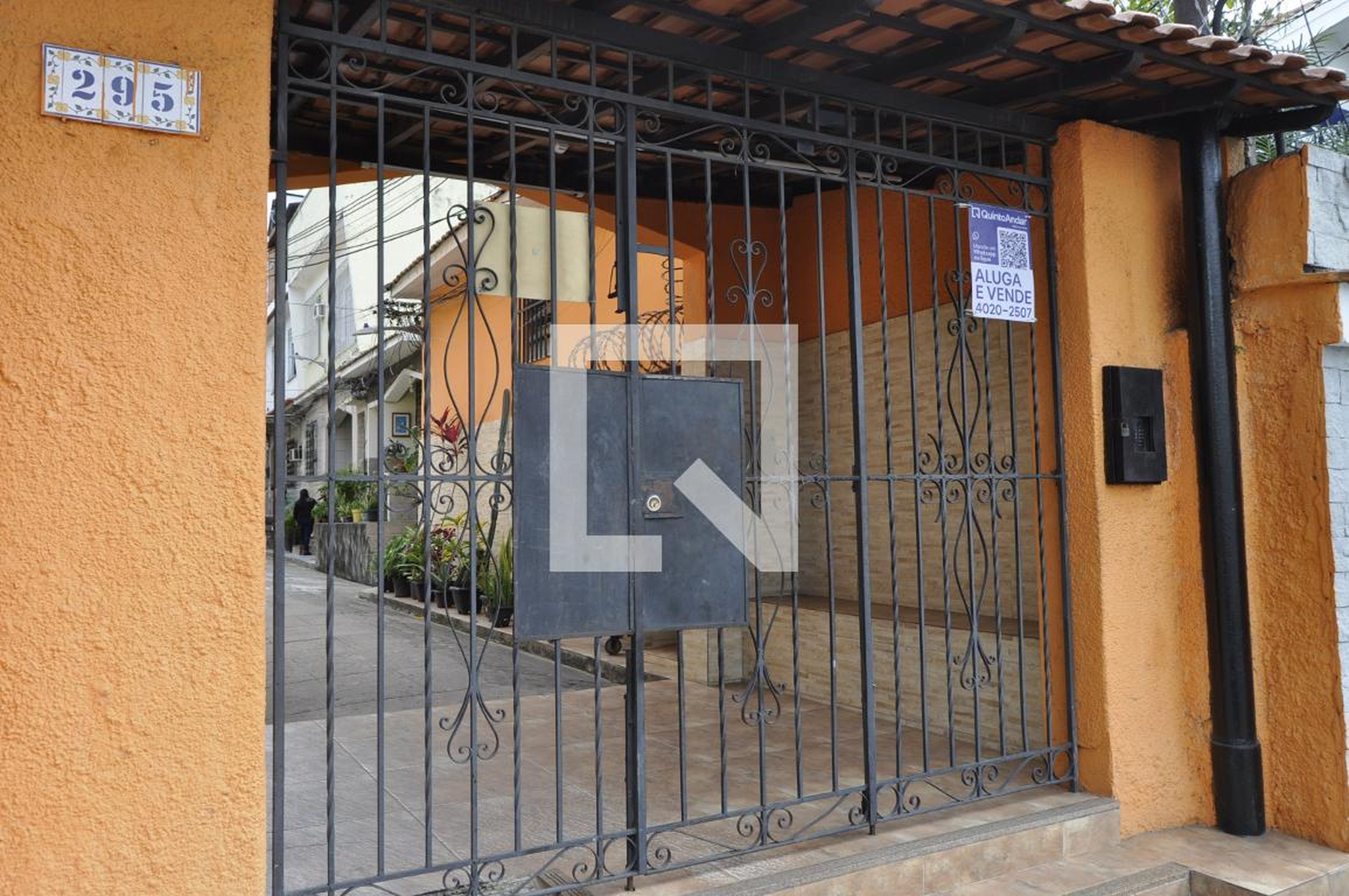 Fachada Condomínio em Rua General Belford, 295