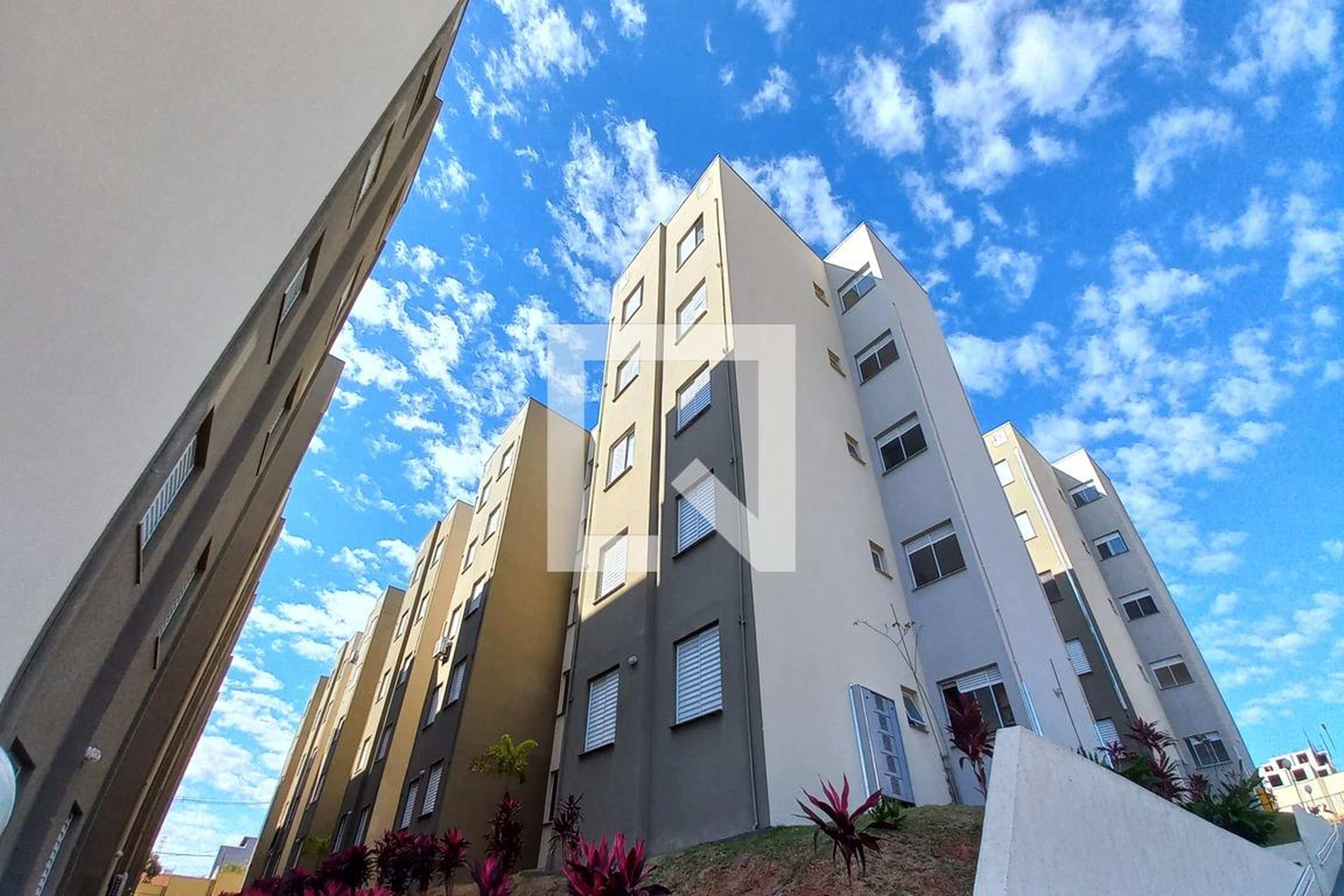 Fachada do Prédio Condomínio em Rua Osvaldo Orlando da Costa, 203