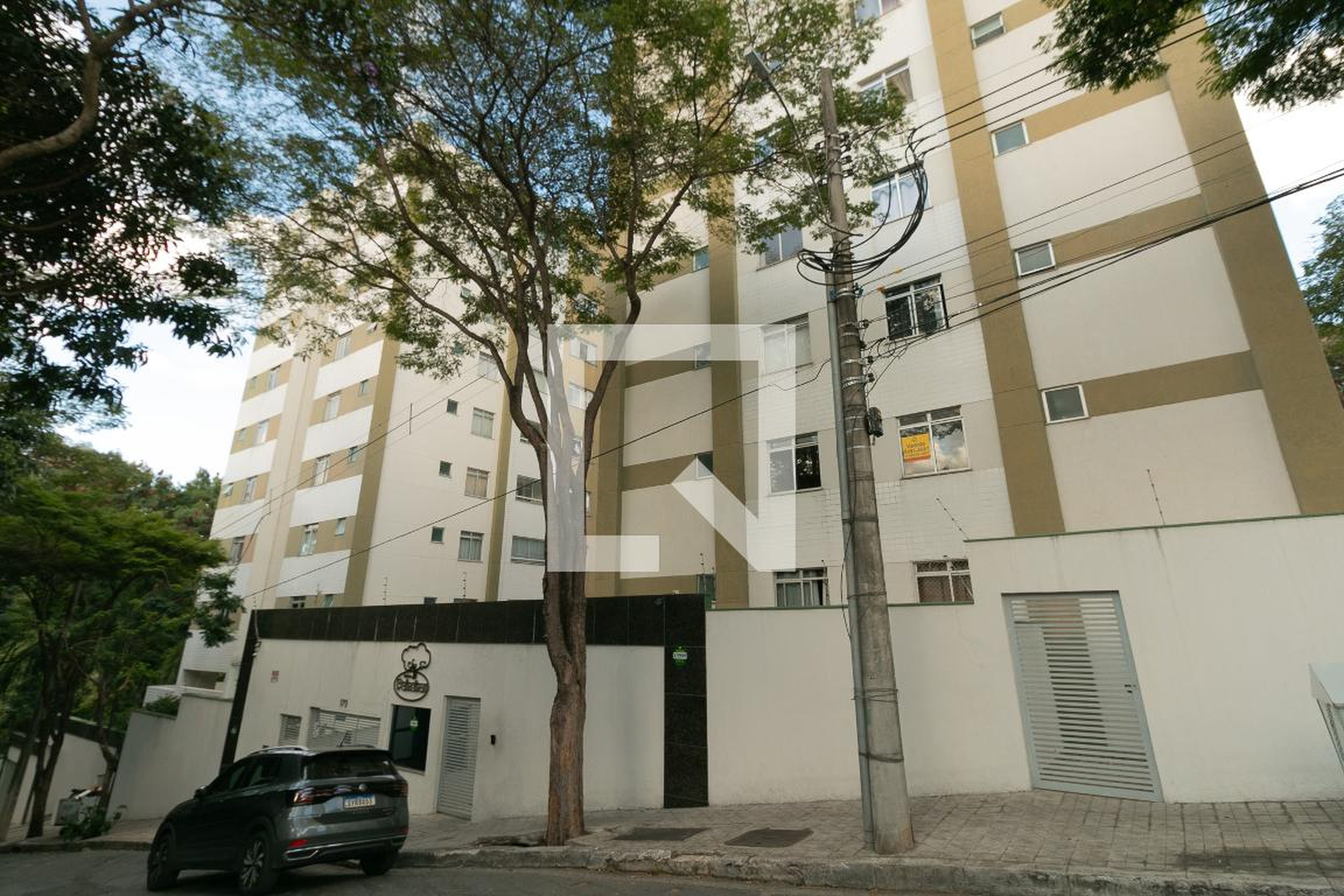 Fachada Condomínio em Rua Jornalista Fernando Carvalho, 170