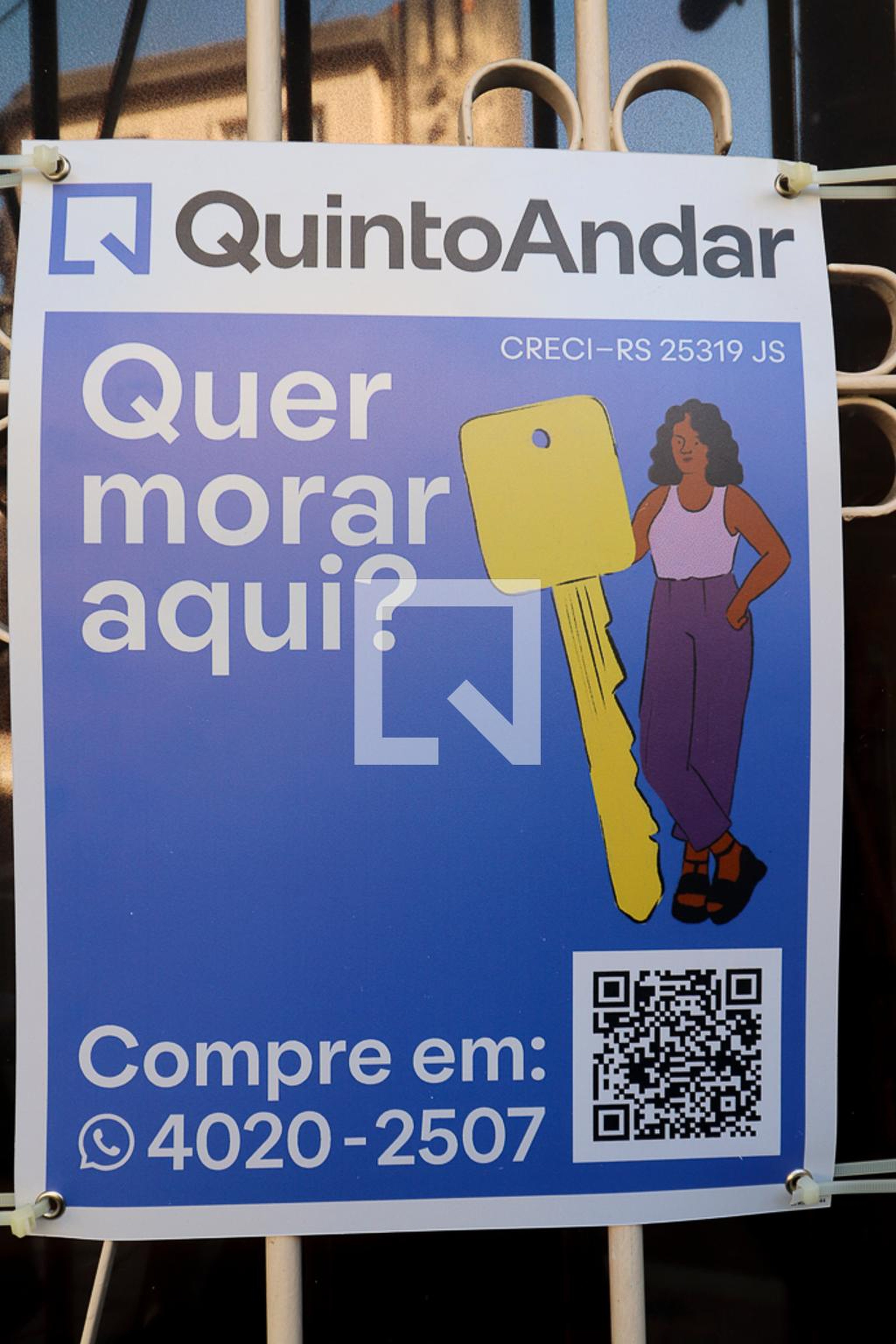 Fachada Condomínio em Avenida Cristóvão Colombo, 250