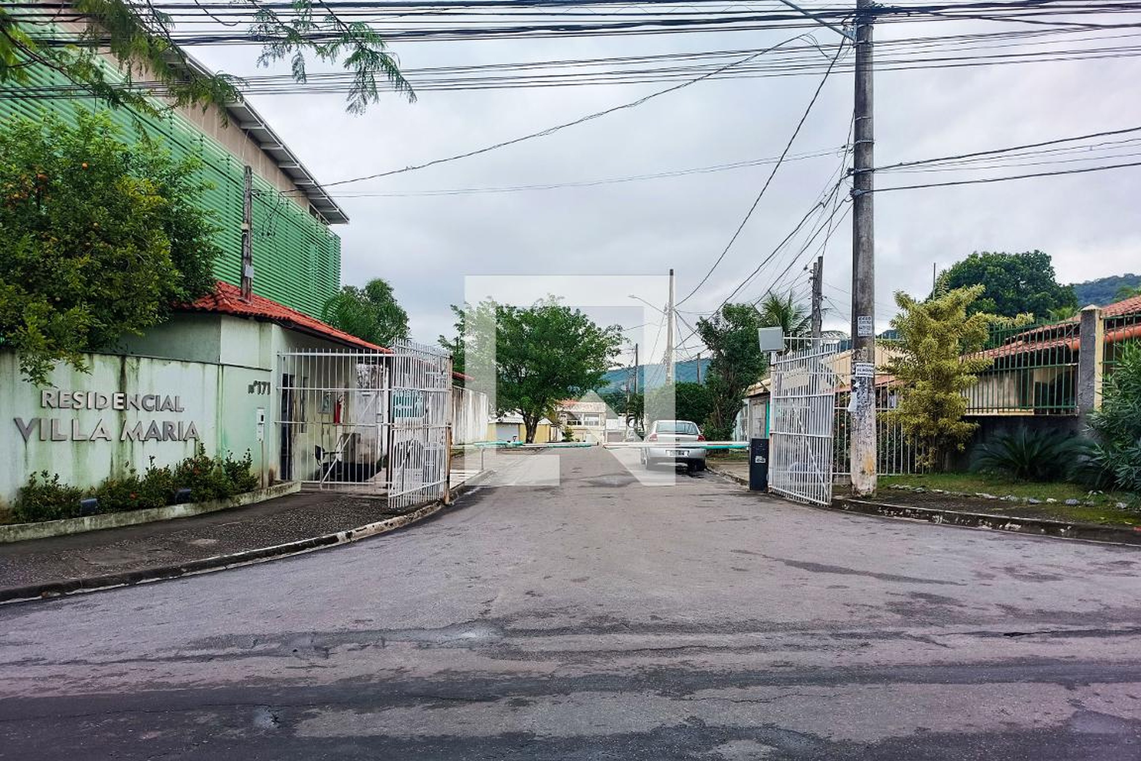 Fachada do condomínio Condomínio em Estrada Cabuçu de Baixo, 171