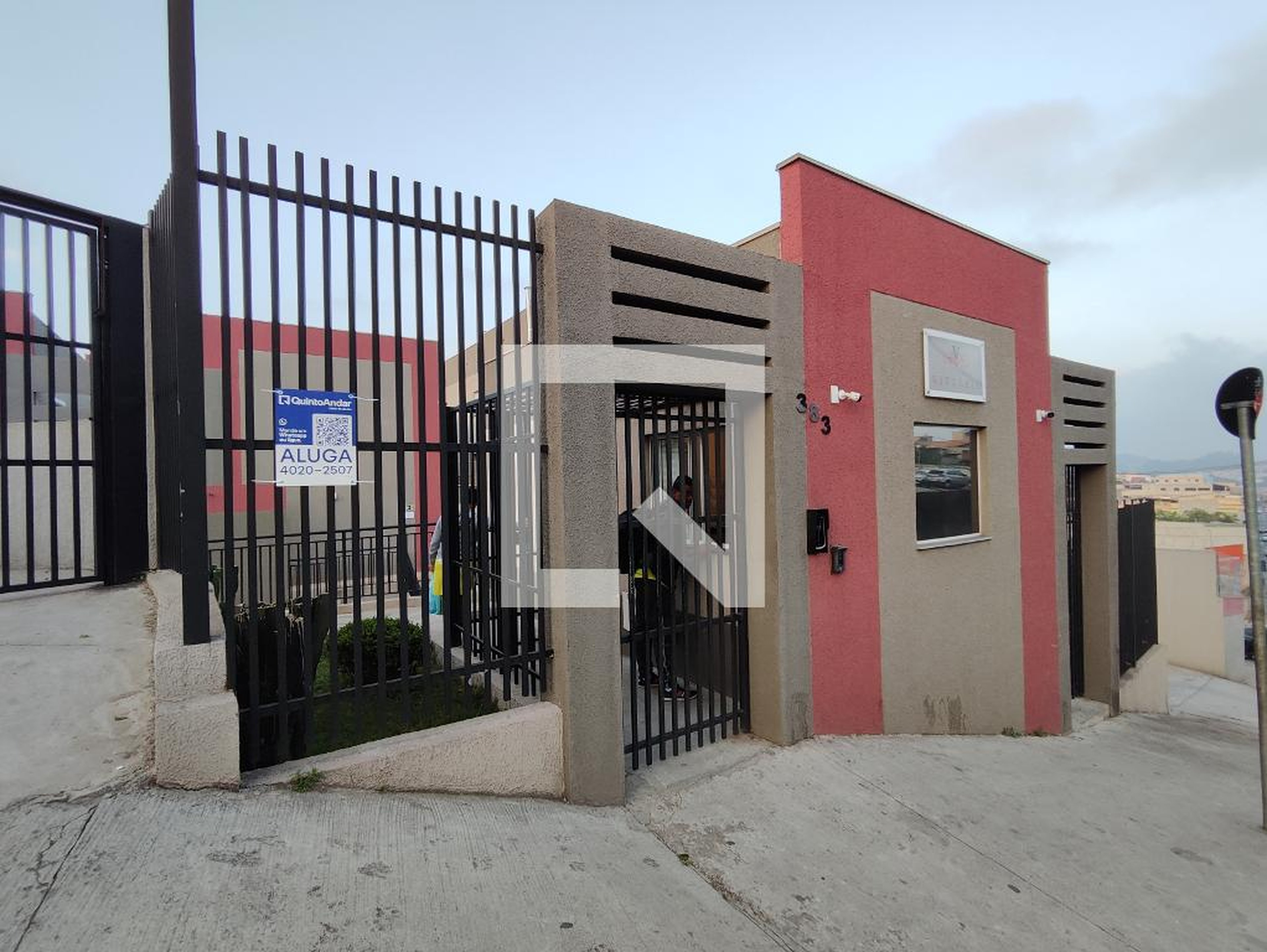 Fachada Condomínio em Rua Doutor José Gravonski, 383