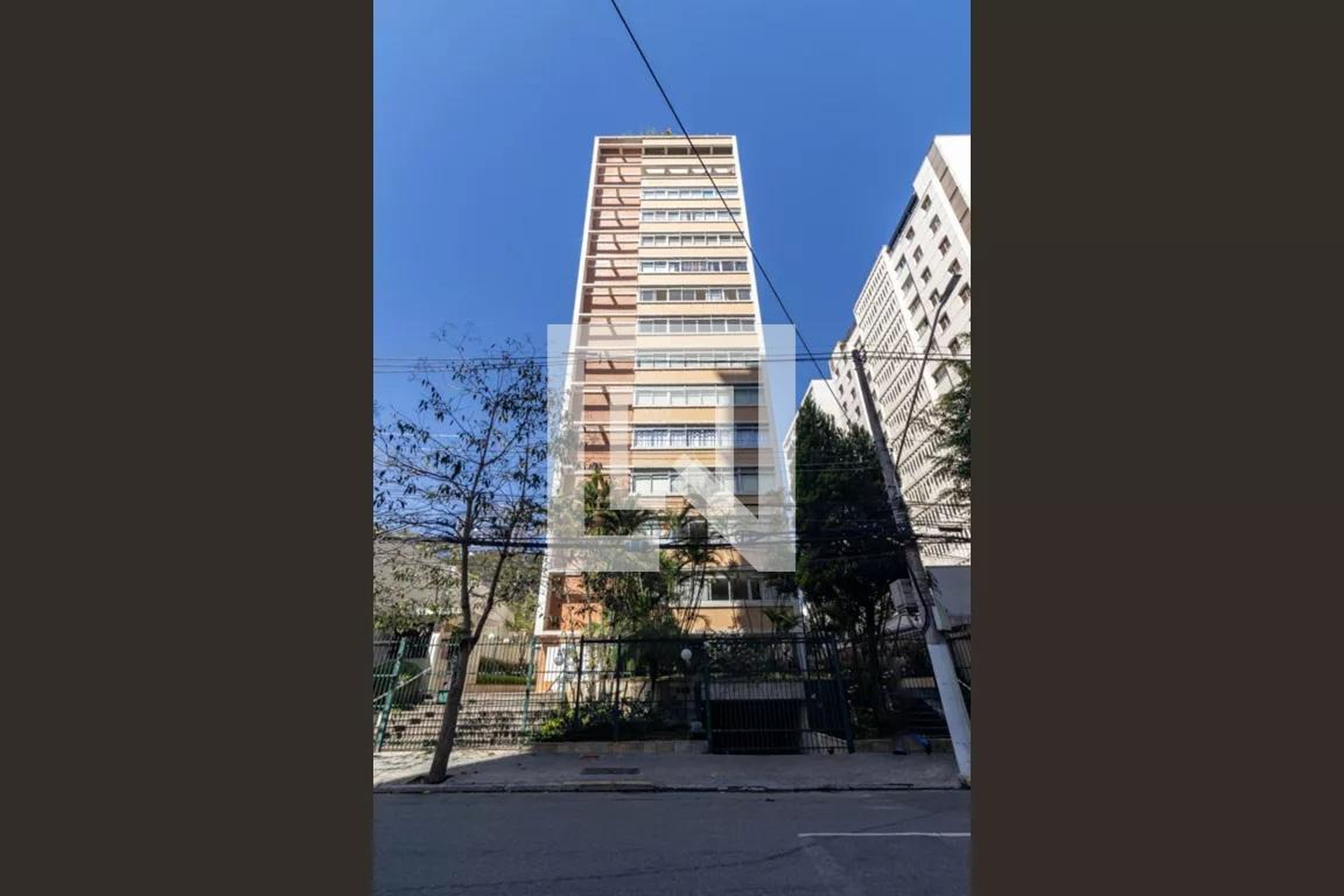 Fachada Condomínio em Rua Pedroso Alvarenga, 559