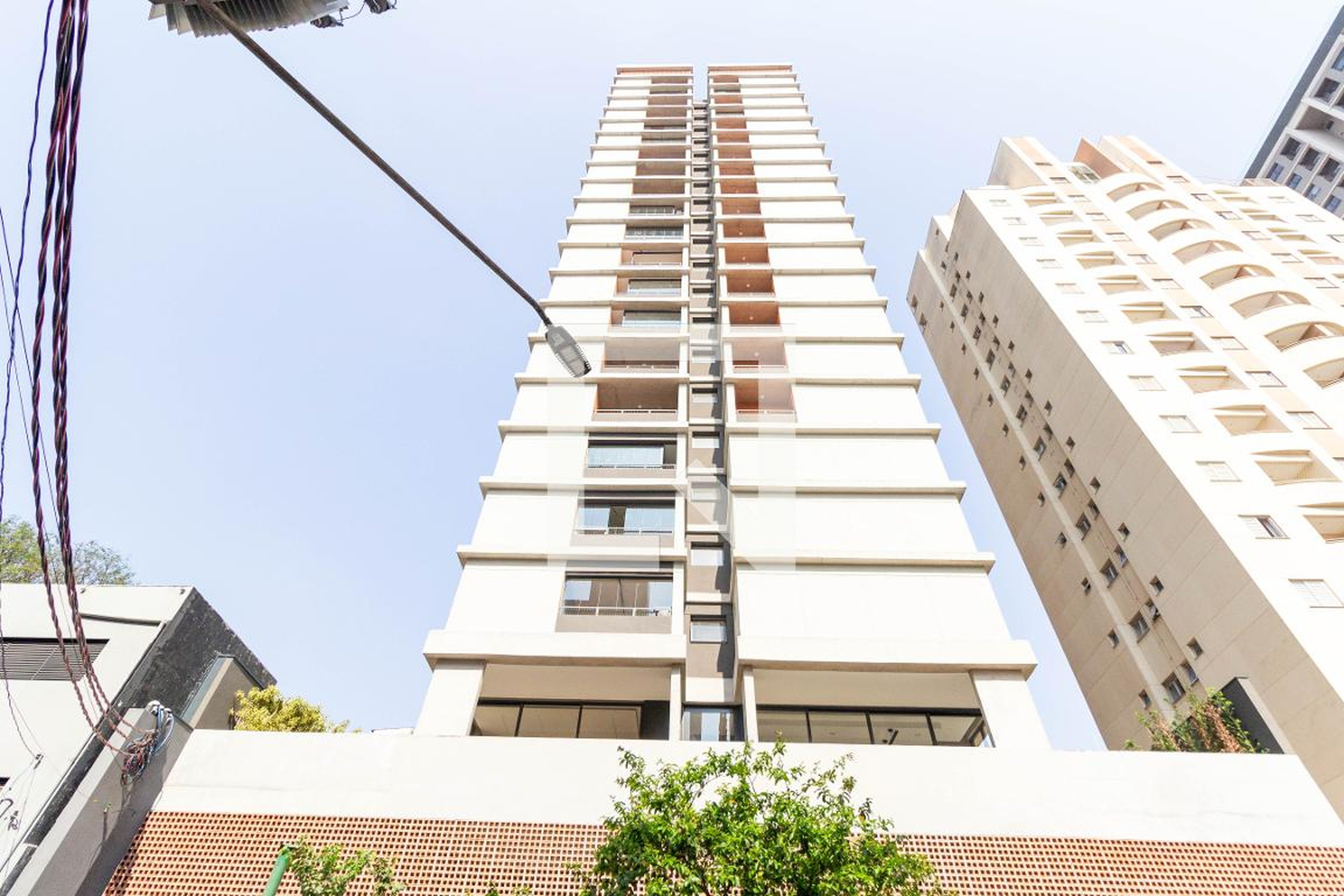 Fachada Condomínio em Rua Ministro Godói, 331