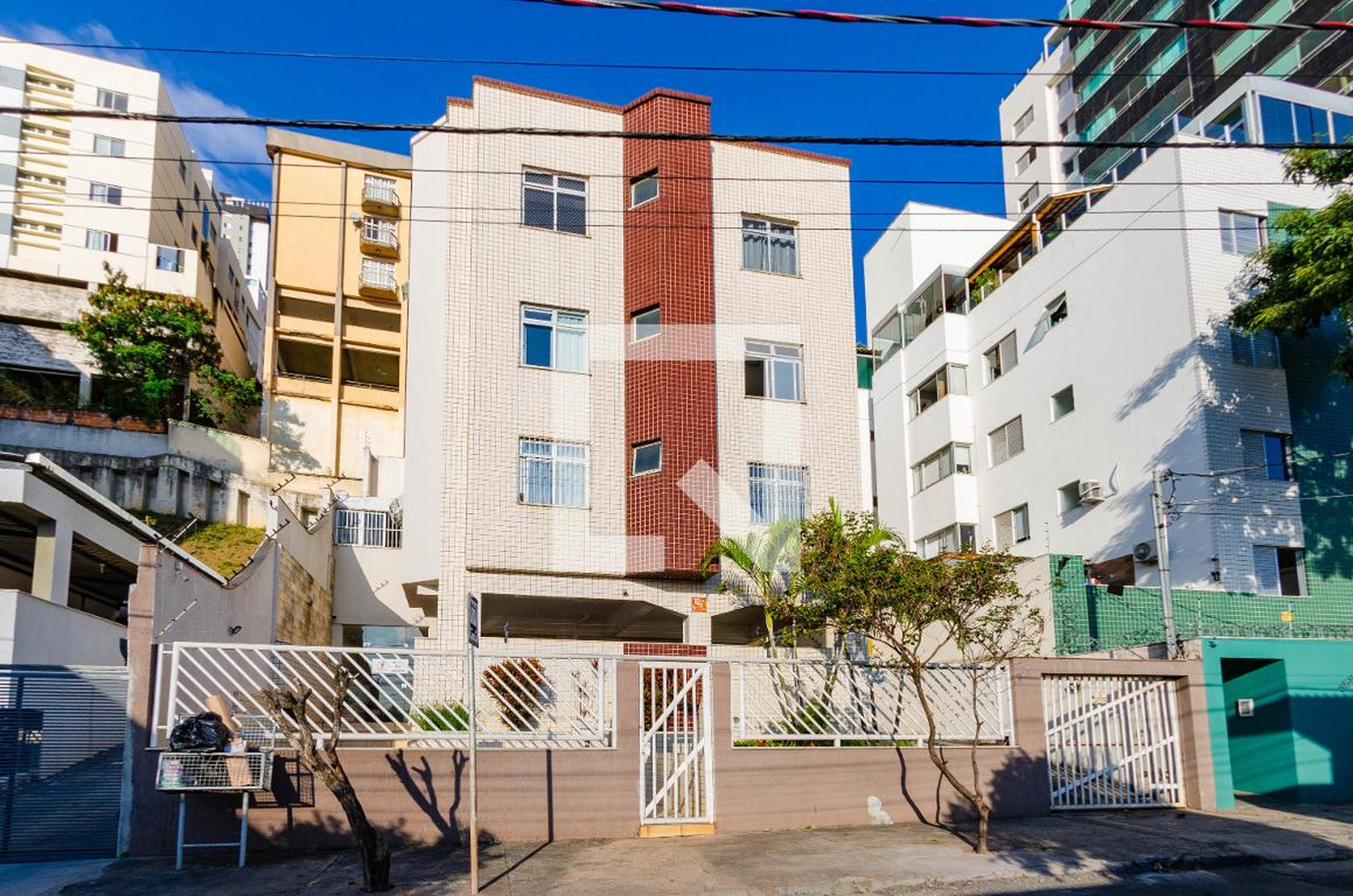 Fachada Condomínio em Rua Professor Euclydes Ferreira, 347