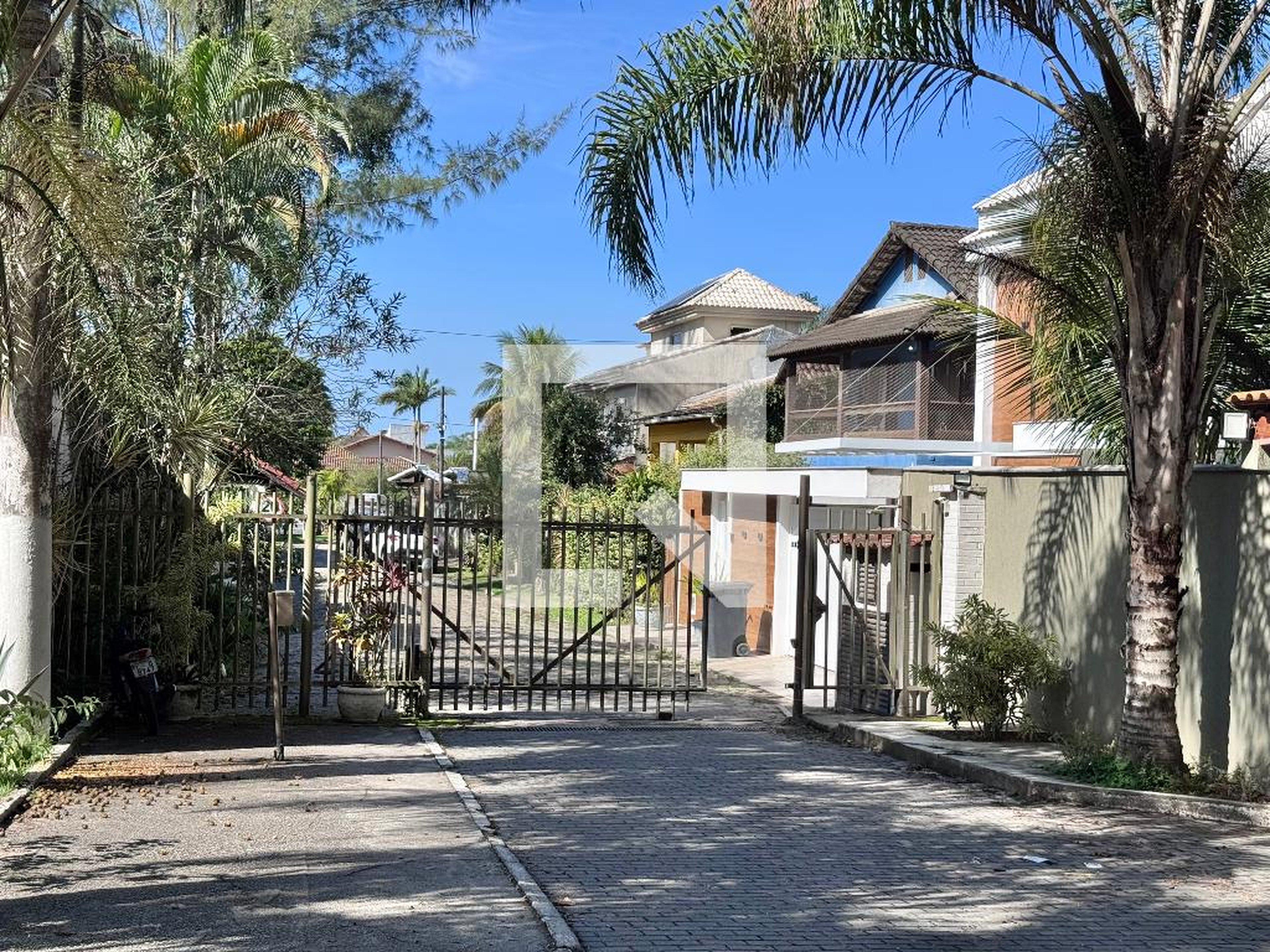 Fachada do Condomínio Condomínio em Estrada dos Bandeirantes, 28895