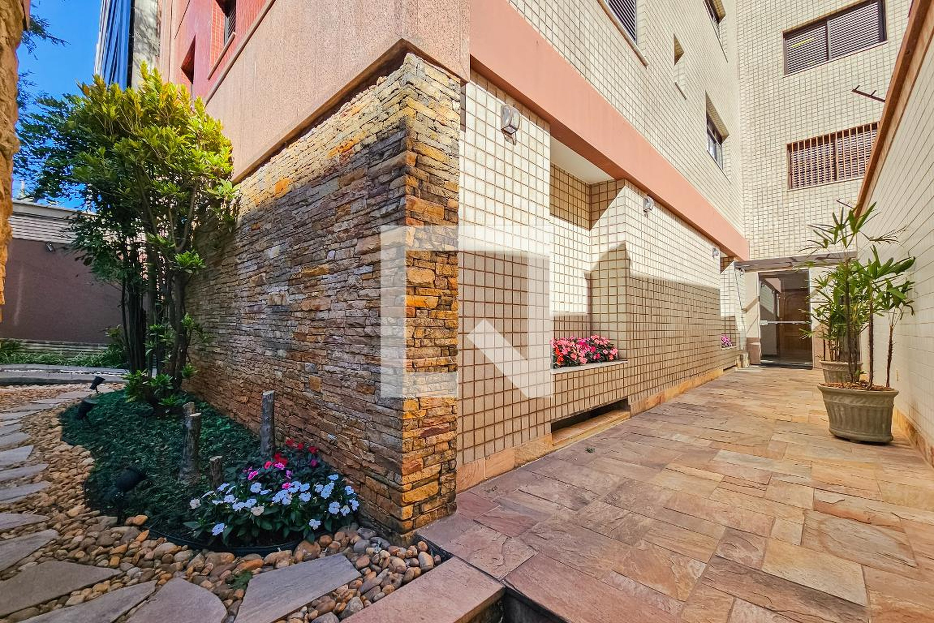 Entrada Edifício Maresias