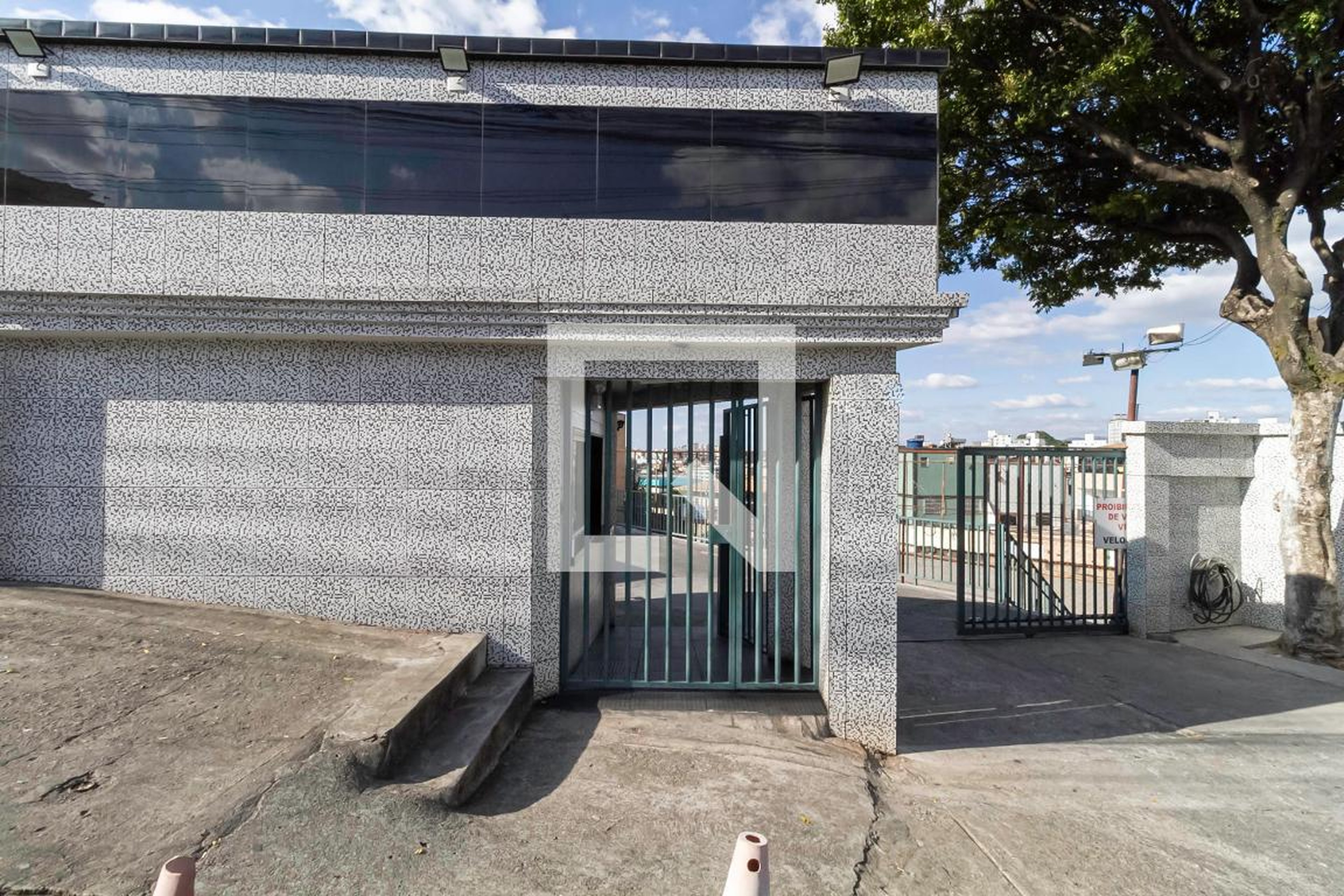 Fachada do condomínio Condomínio em Rua Maria da Conceição Hilário, 130