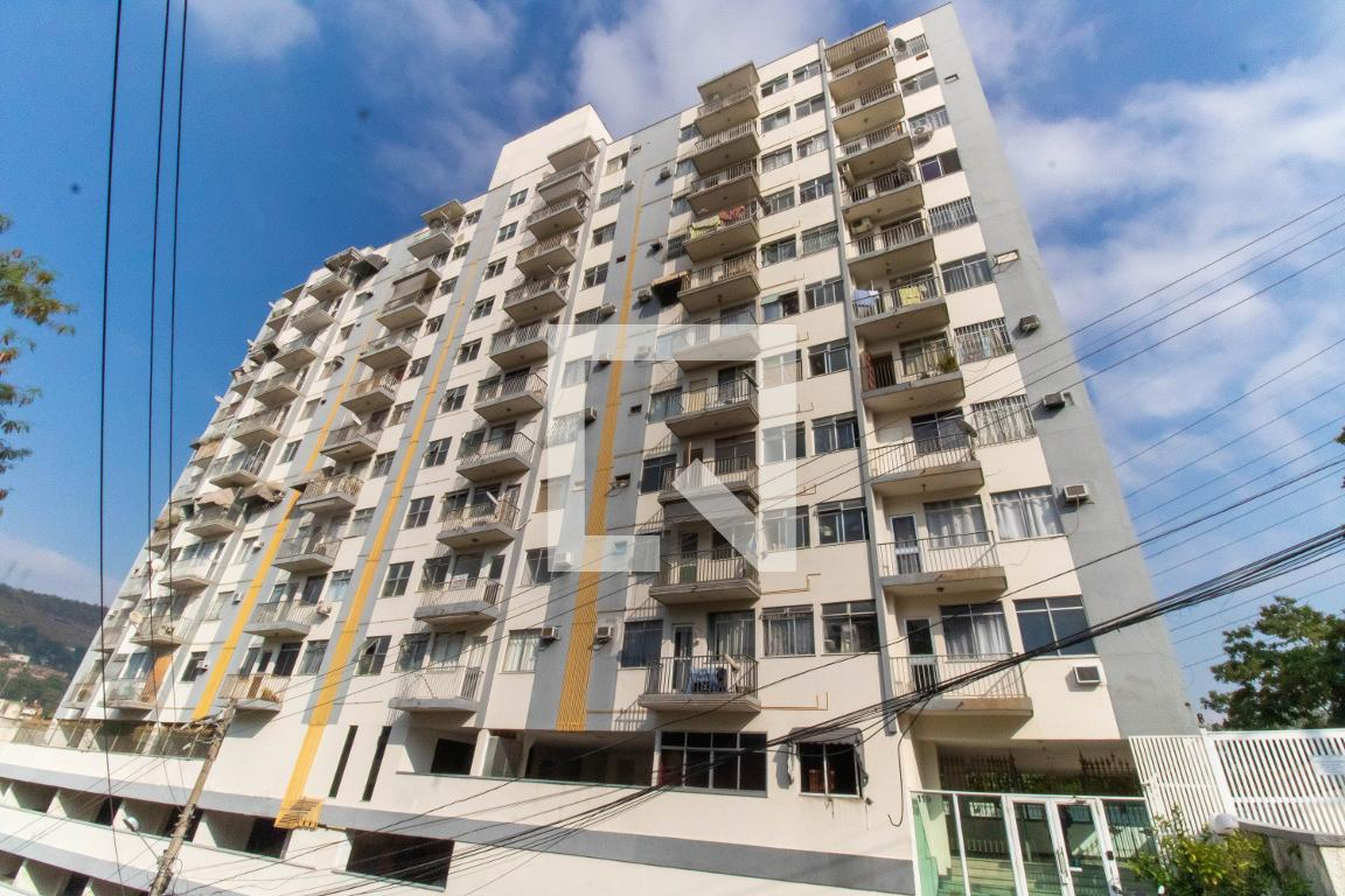 Fachada Condomínio em Rua Capitão Dalvo Rabello Sampaio, 190