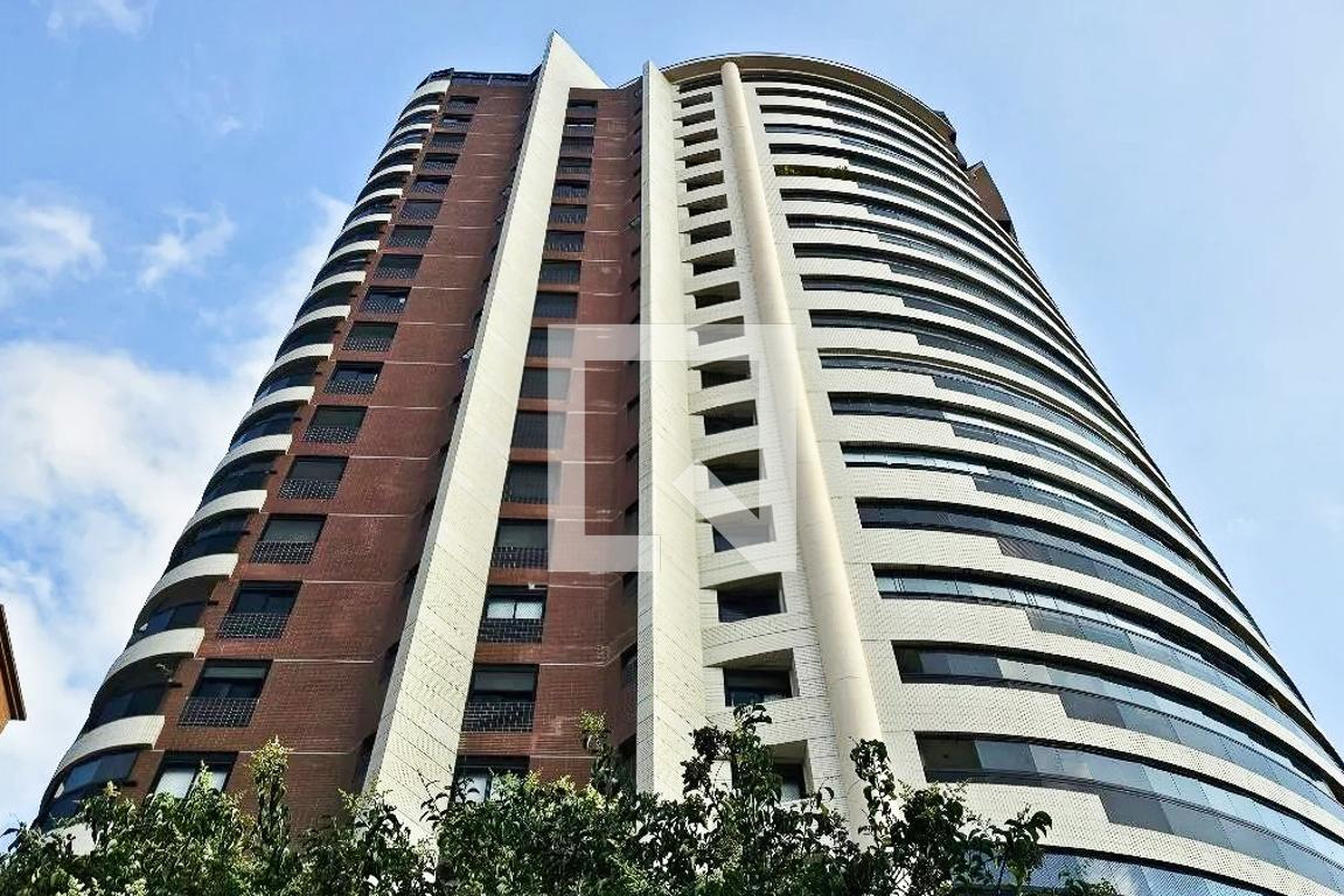 Fachada Edifício Maison des Arts