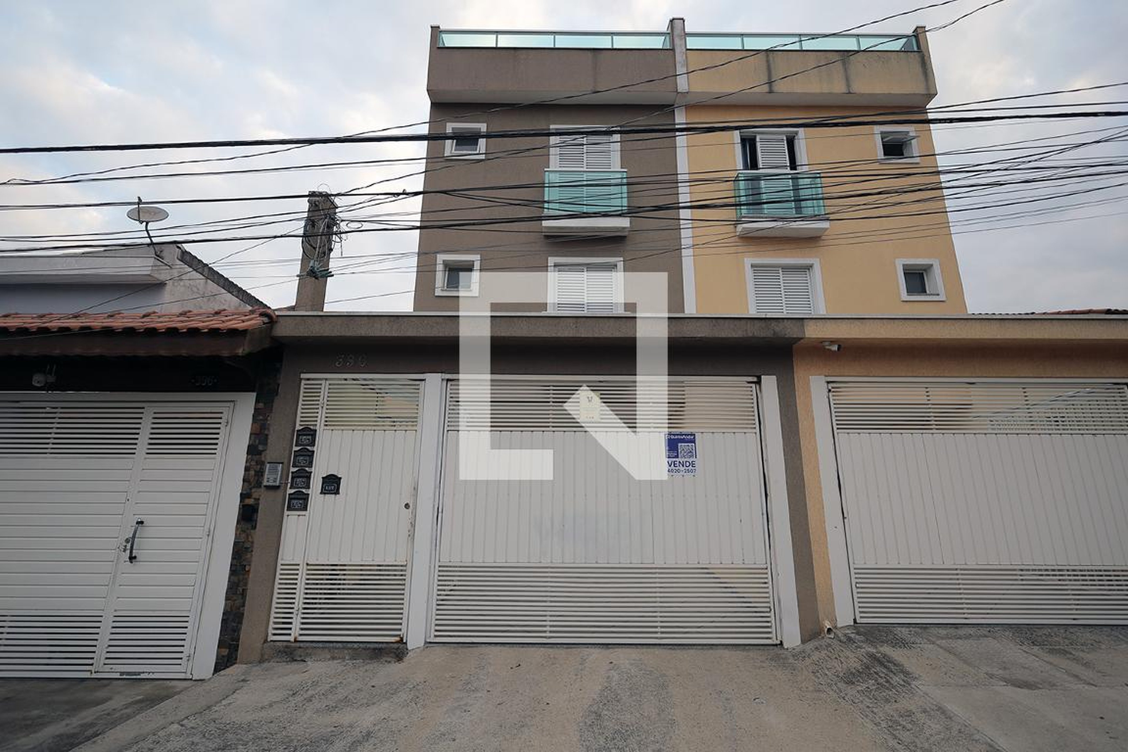 Fachada Condomínio em Rua Xangai, 390