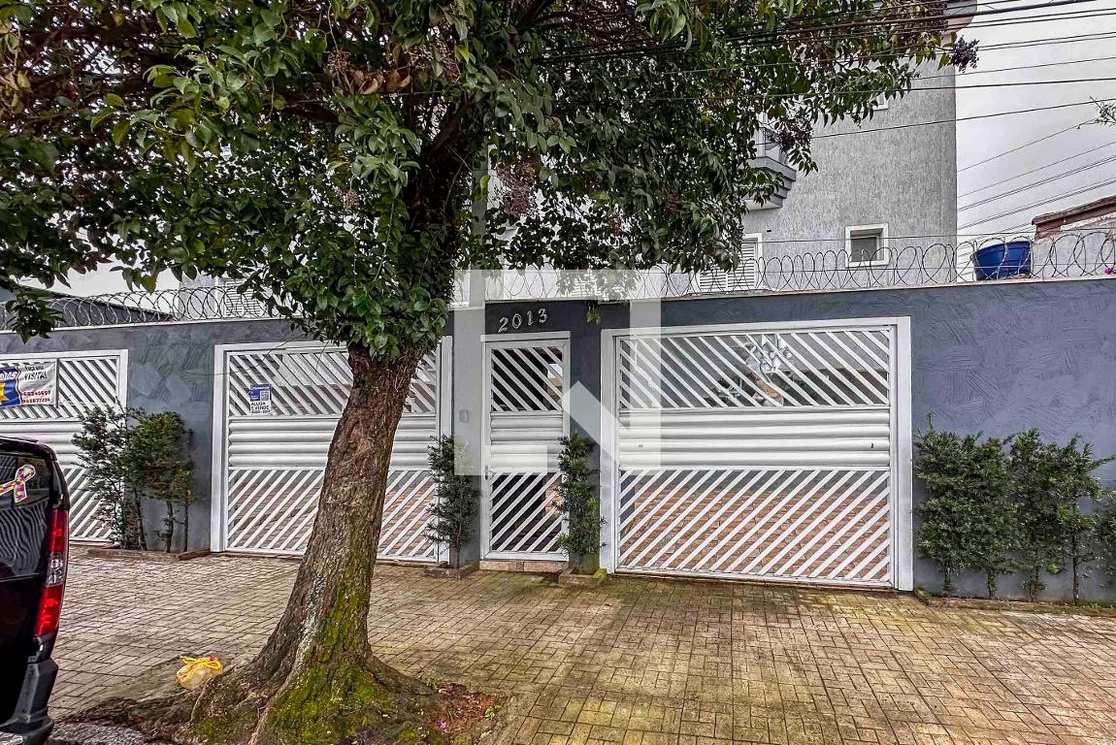 Fachada Condomínio em Rua Evangelista de Souza, 2013