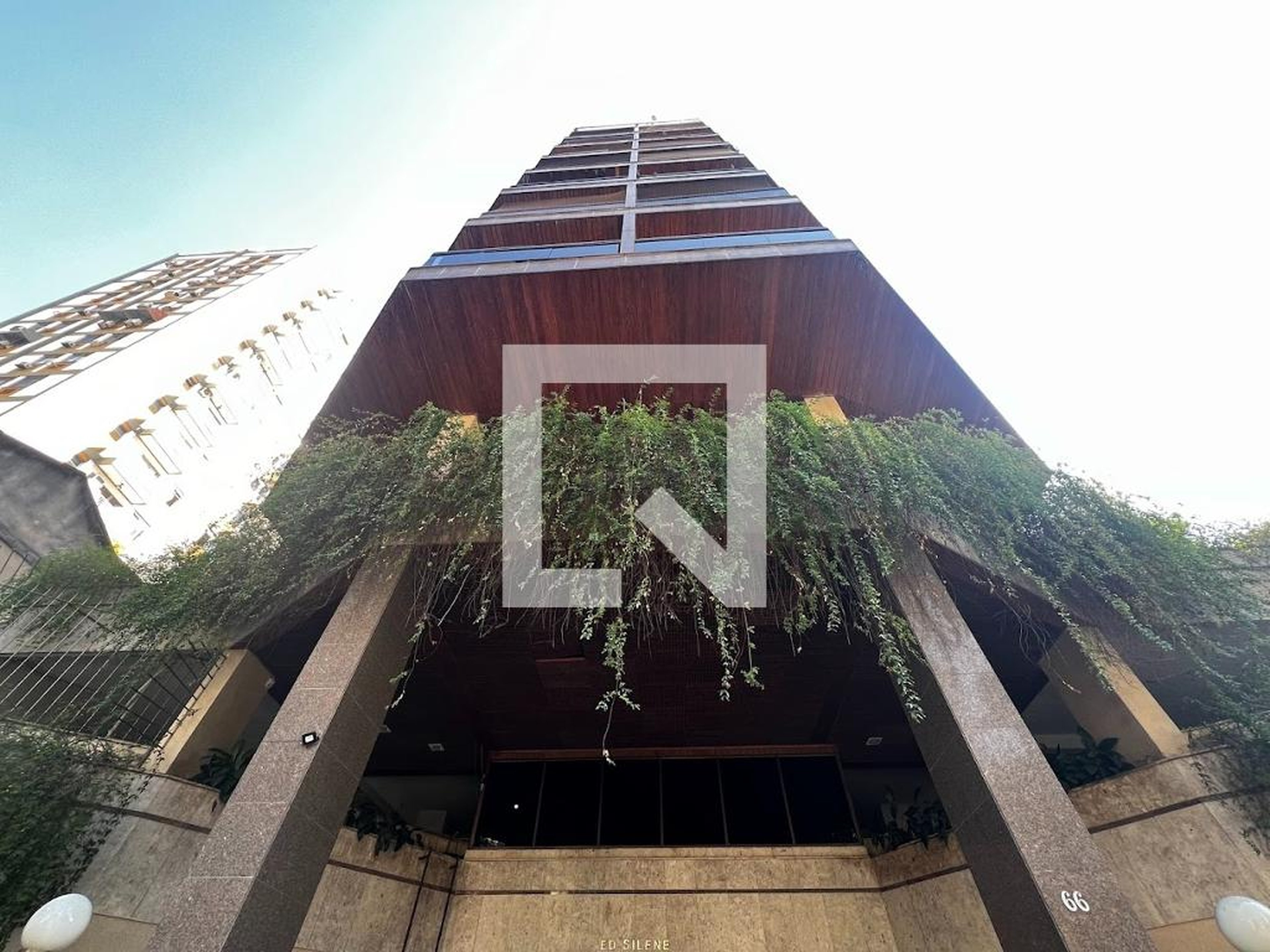 Fachada Condomínio em Rua Maxwell, 66