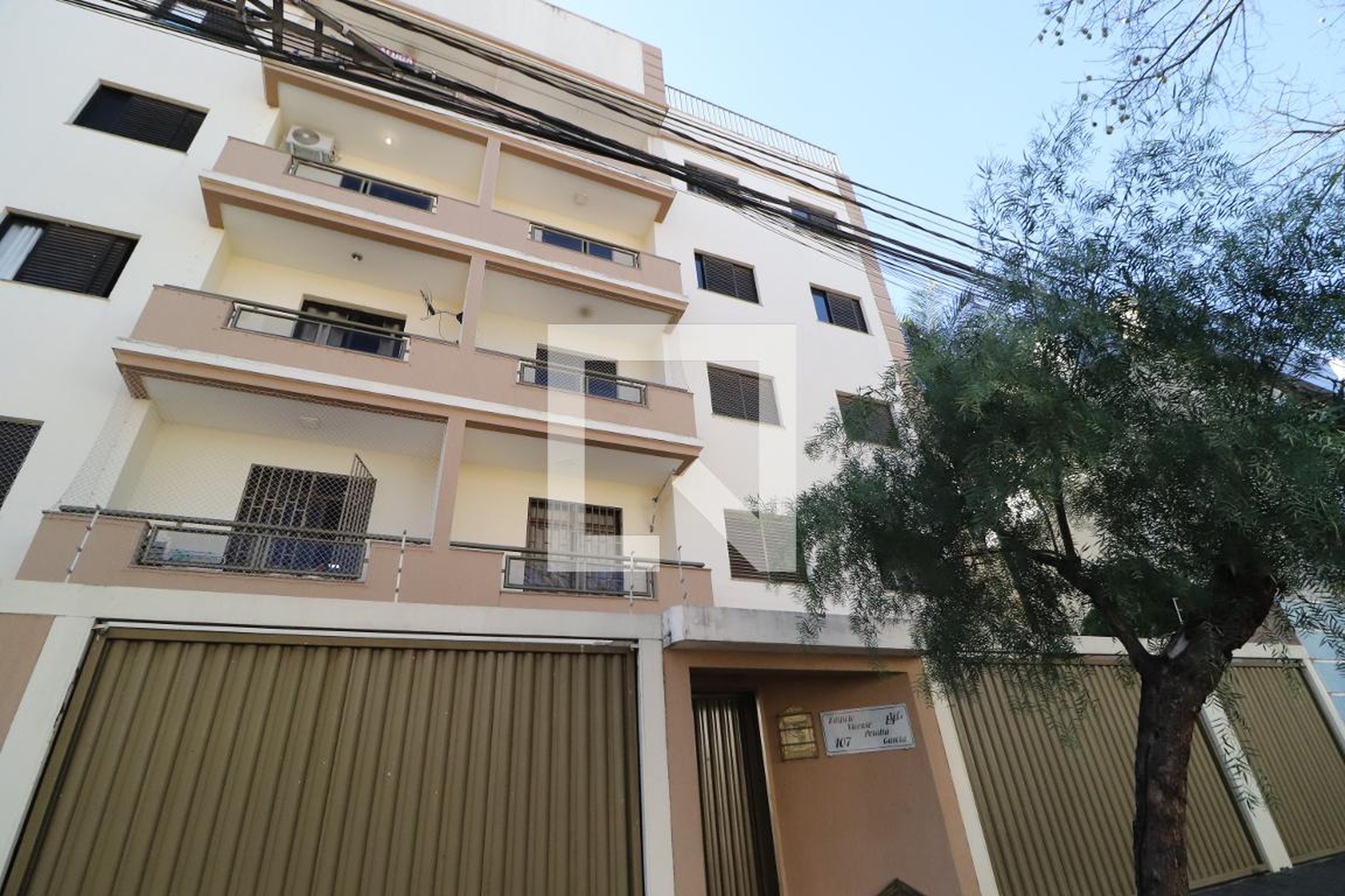 Fachada Condomínio em Rua José Paes de Almeida, 107