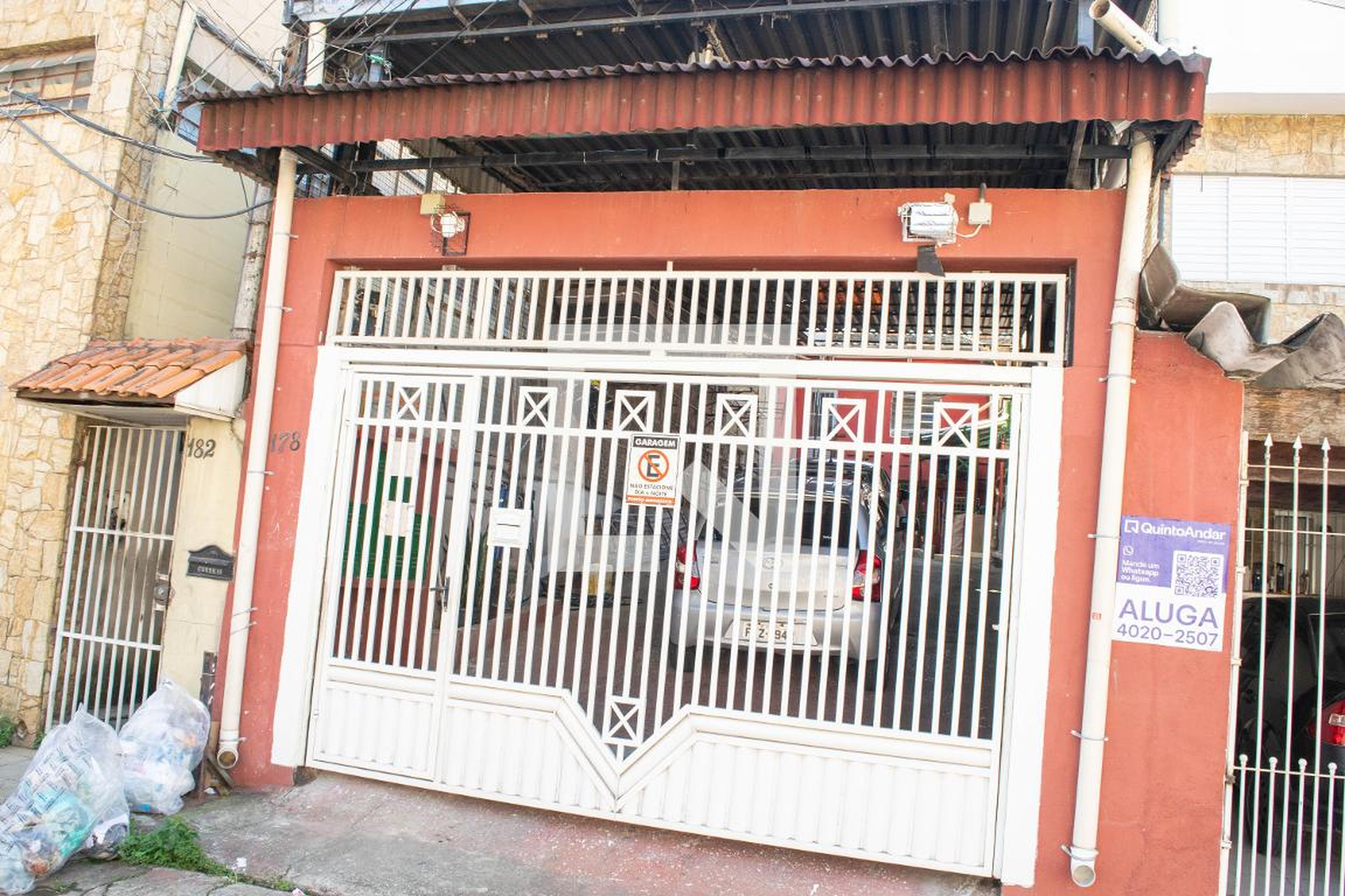 Fachada Condomínio em Rua Santo Perussi, 178