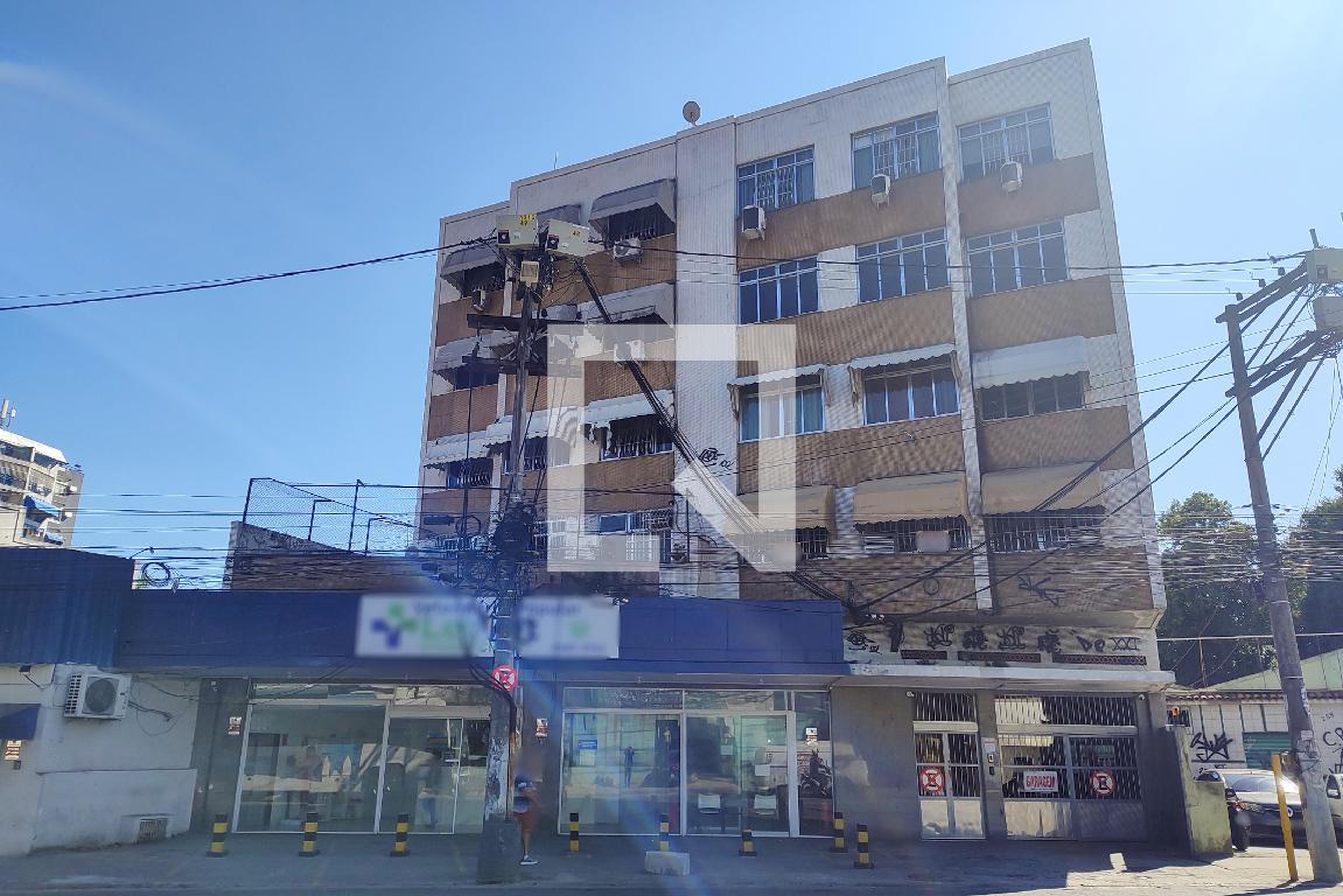 Fachada do condomínio Condomínio Ed Alpha